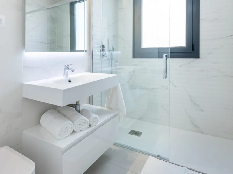 House - Townhouse в продаже в Estepona, Málaga. В доме 3 спален и 3 ванных комнат. Площадь дома 305 м². Площадь участка 69 м²