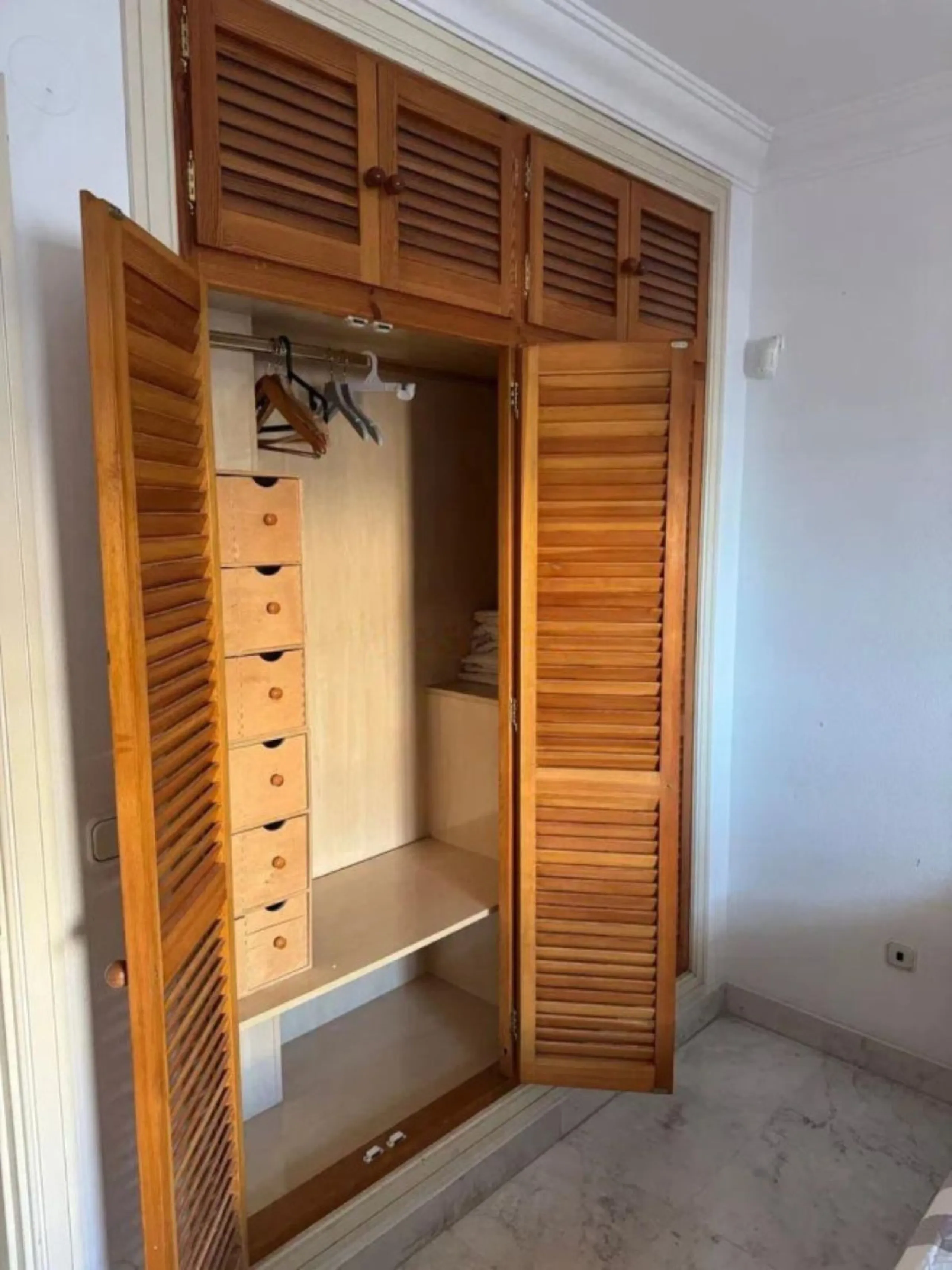 Апартамент средний этаж, Puerto Banús, Costa del Sol