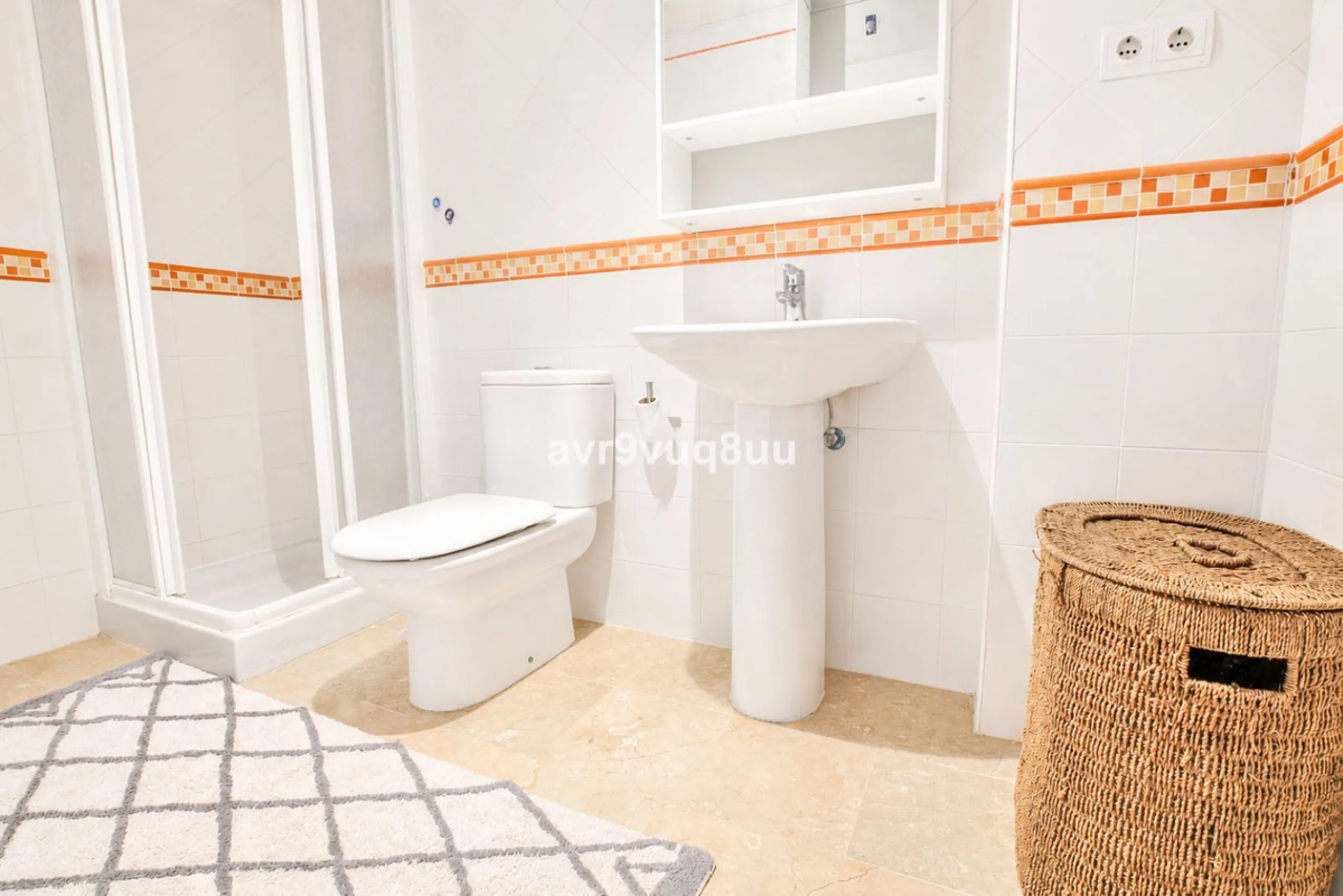 A very comfortable home located in the well established urbanisation of Mijas Golf. This spacious house has bright spacious rooms throughout including, on the top floor, a brand new open plan kitchen, lovely lounge diner with fireplace plus a large bedroo