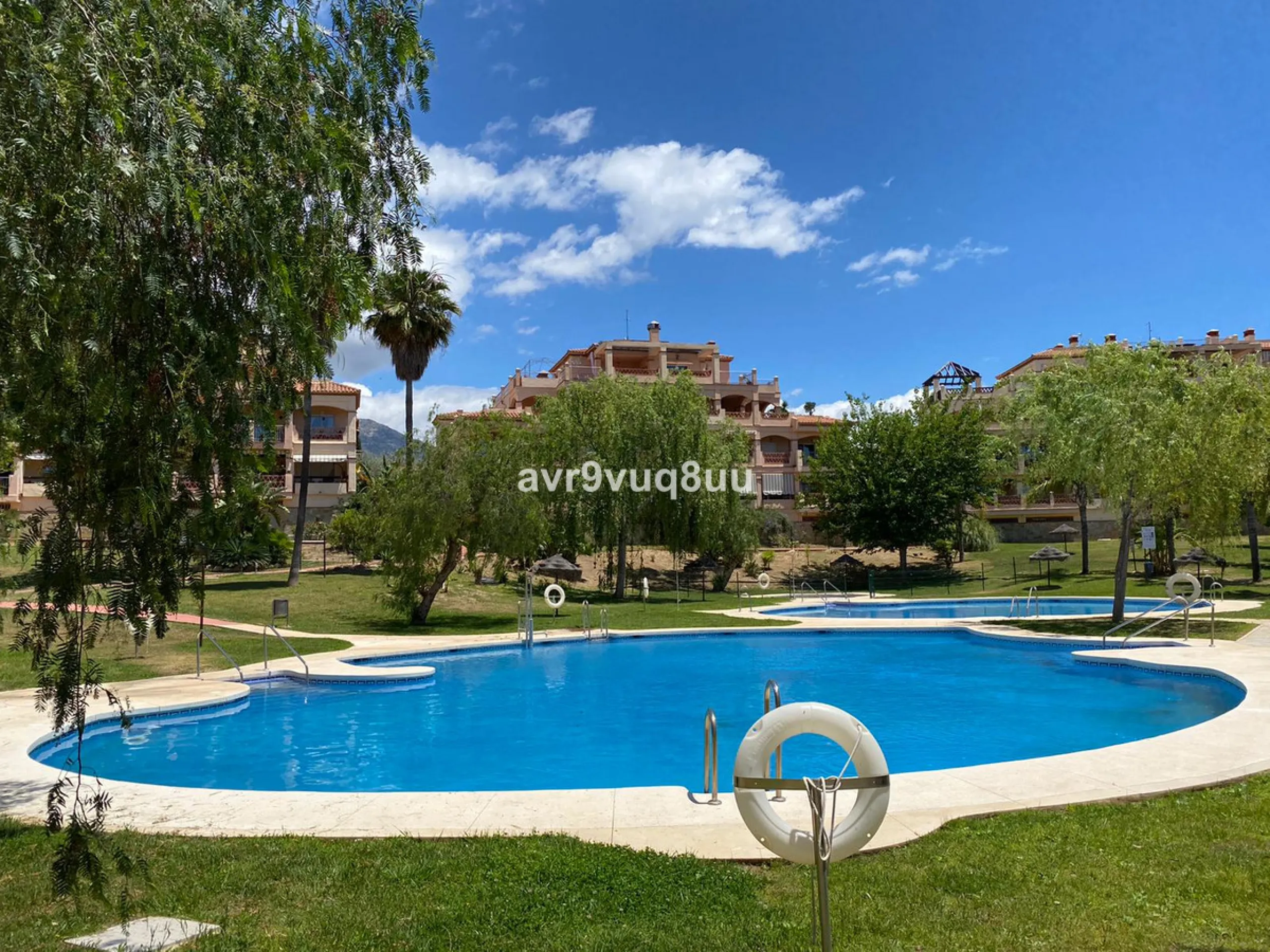 A very comfortable home located in the well established urbanisation of Mijas Golf. This spacious house has bright spacious rooms throughout including, on the top floor, a brand new open plan kitchen, lovely lounge diner with fireplace plus a large bedroo