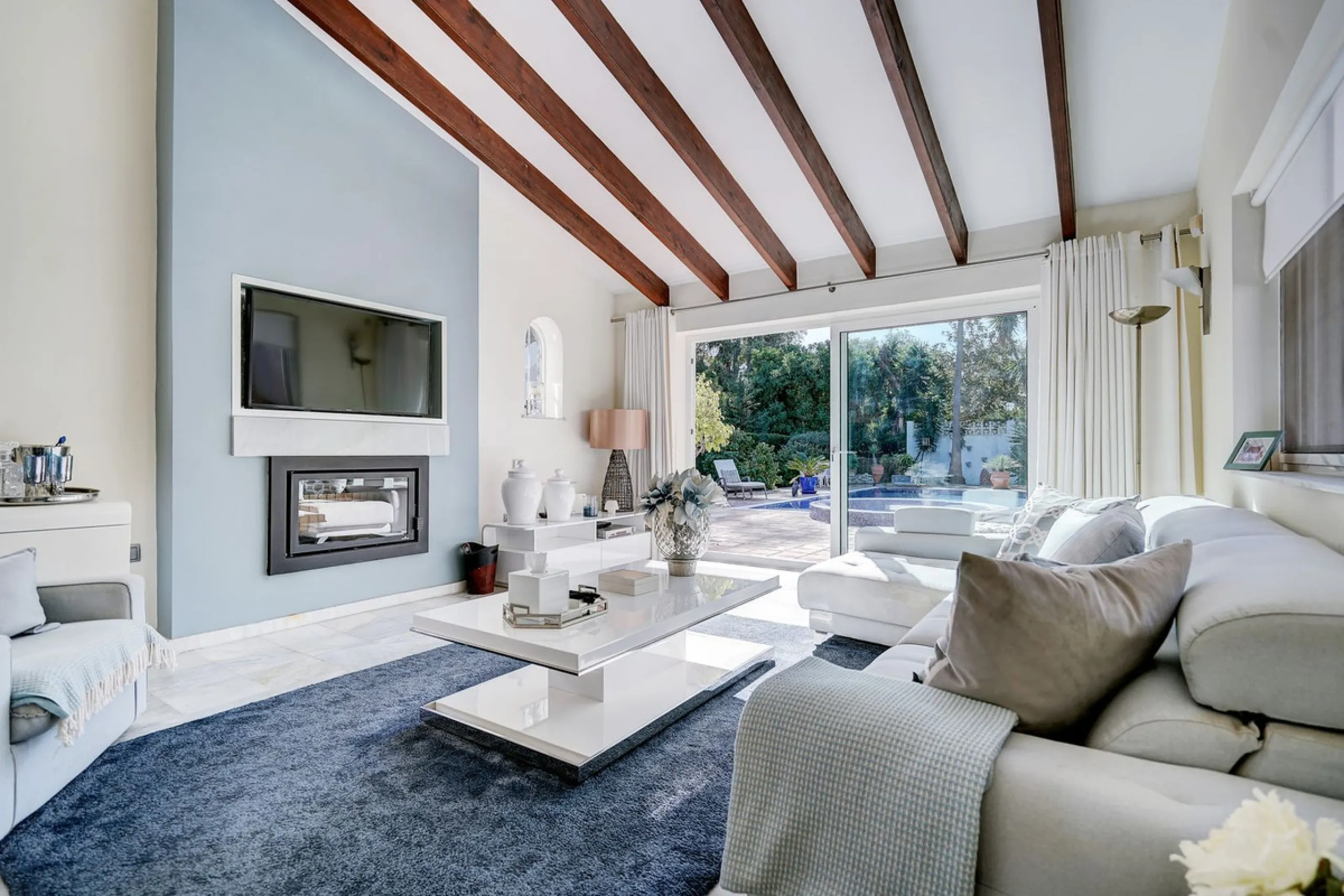 Luxury One Level Villa in Lower Calahonda Walking Distance to Beach