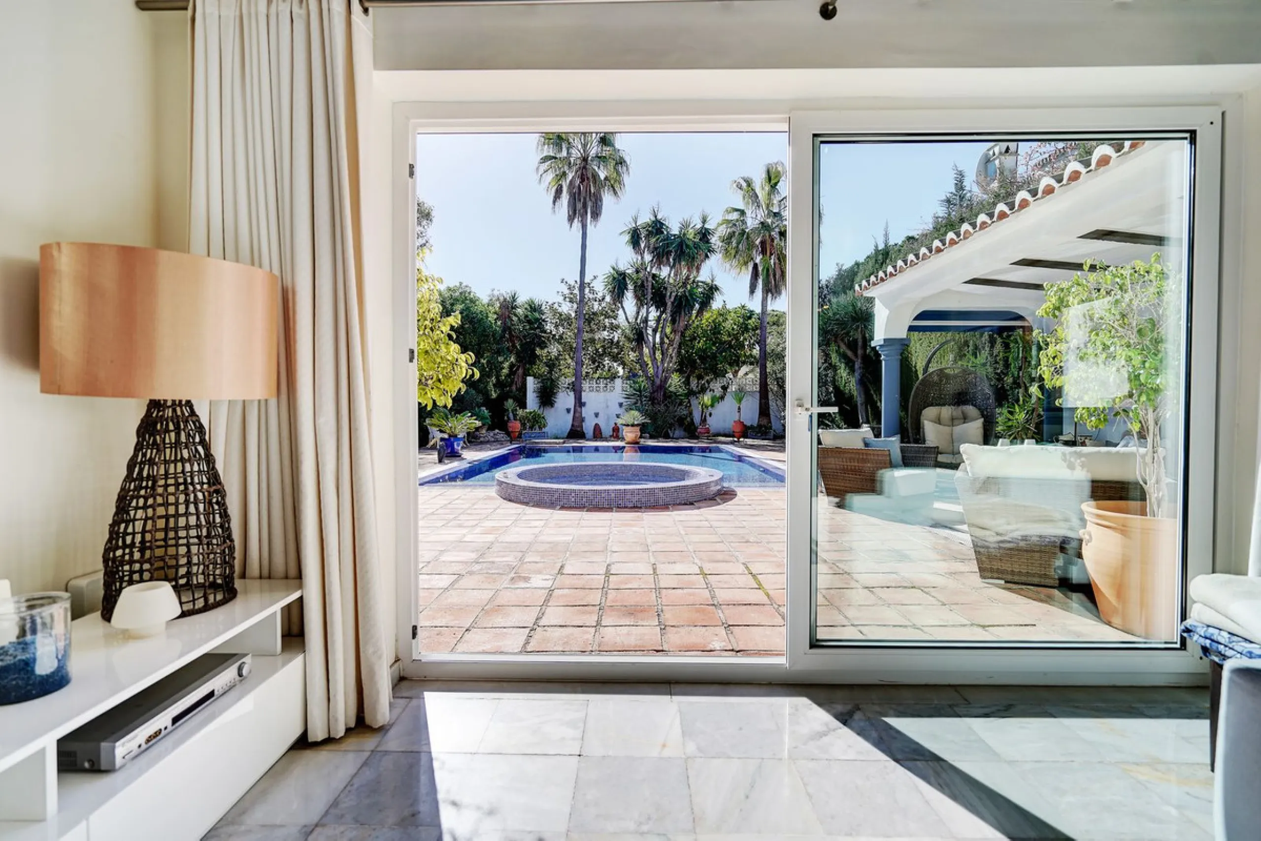Luxury One Level Villa in Lower Calahonda Walking Distance to Beach