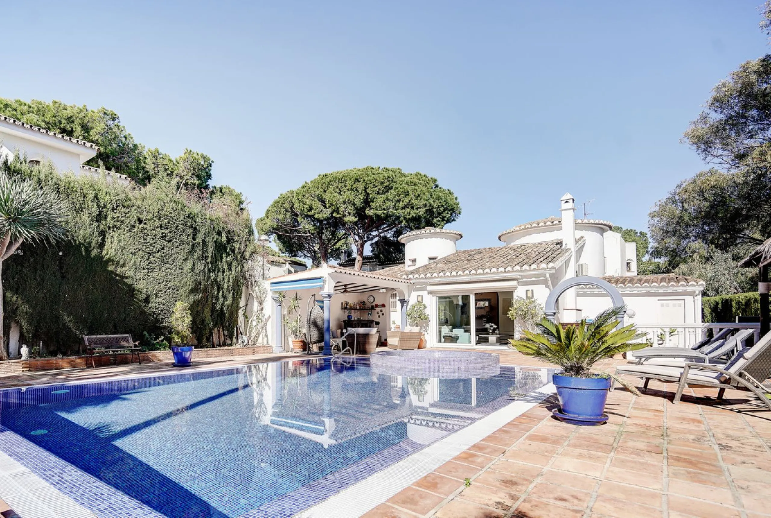 Luxury One Level Villa in Lower Calahonda Walking Distance to Beach