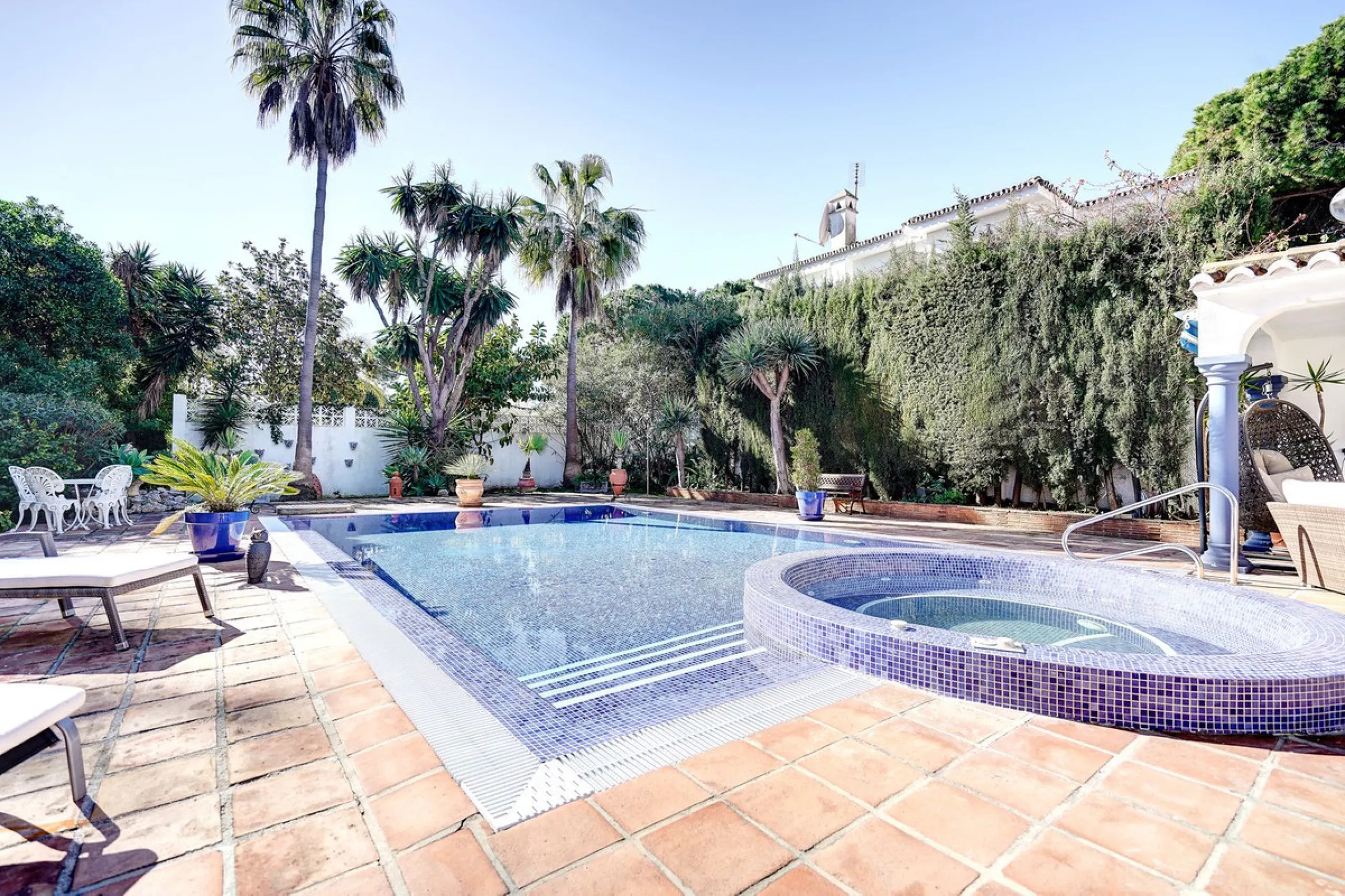 Luxury One Level Villa in Lower Calahonda Walking Distance to Beach