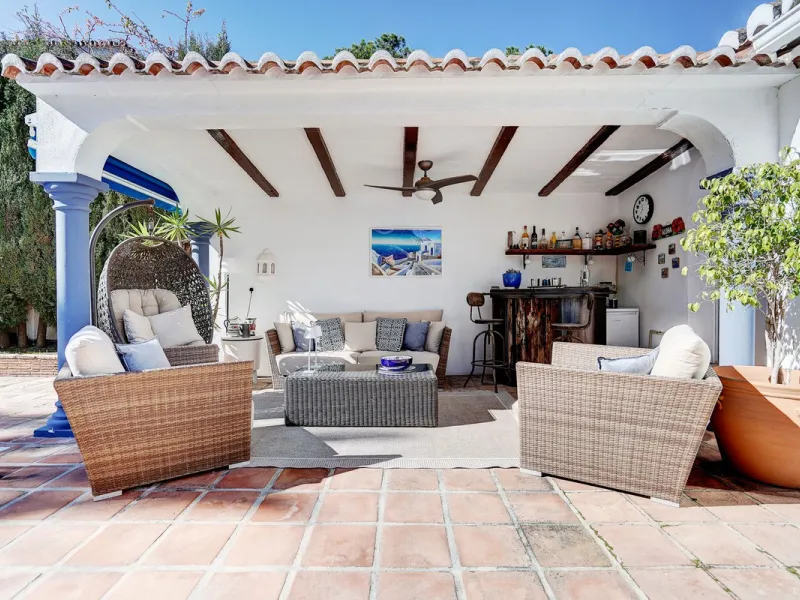 Luxury One Level Villa in Lower Calahonda Walking Distance to Beach