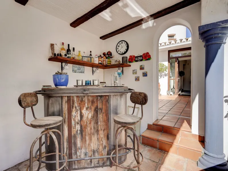 Luxury One Level Villa in Lower Calahonda Walking Distance to Beach