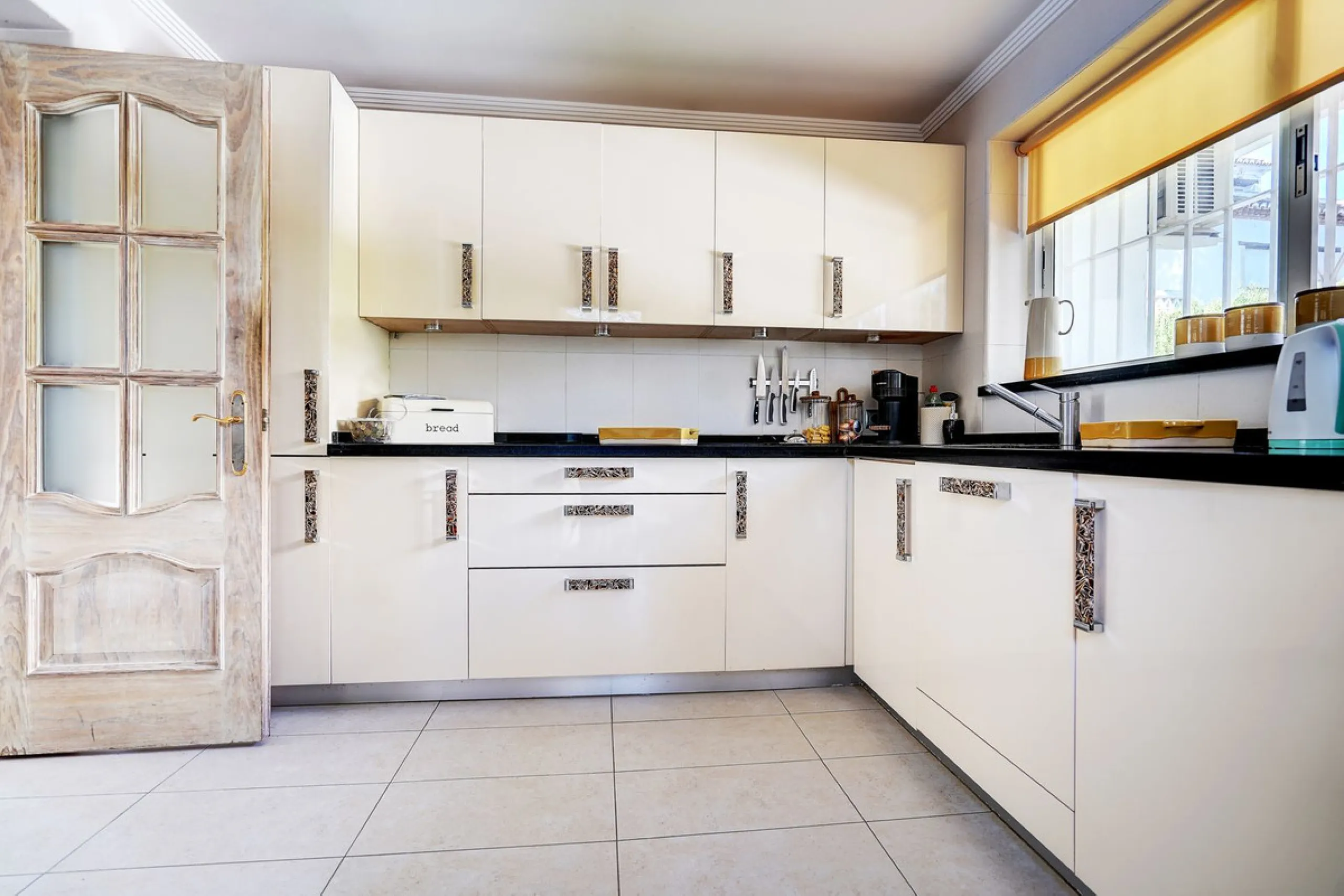 Luxury One Level Villa in Lower Calahonda Walking Distance to Beach