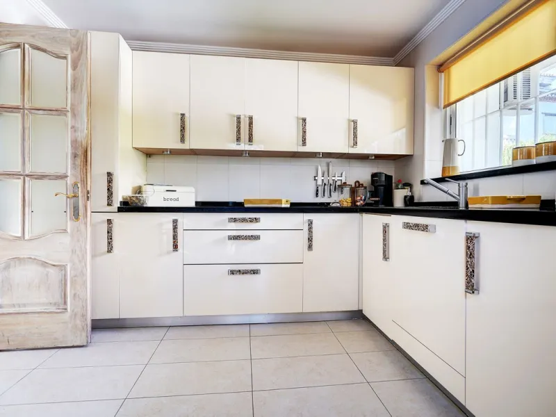 Luxury One Level Villa in Lower Calahonda Walking Distance to Beach
