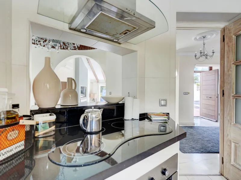 Luxury One Level Villa in Lower Calahonda Walking Distance to Beach