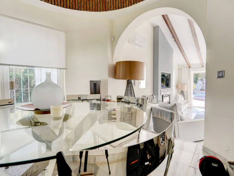 Luxury One Level Villa in Lower Calahonda Walking Distance to Beach