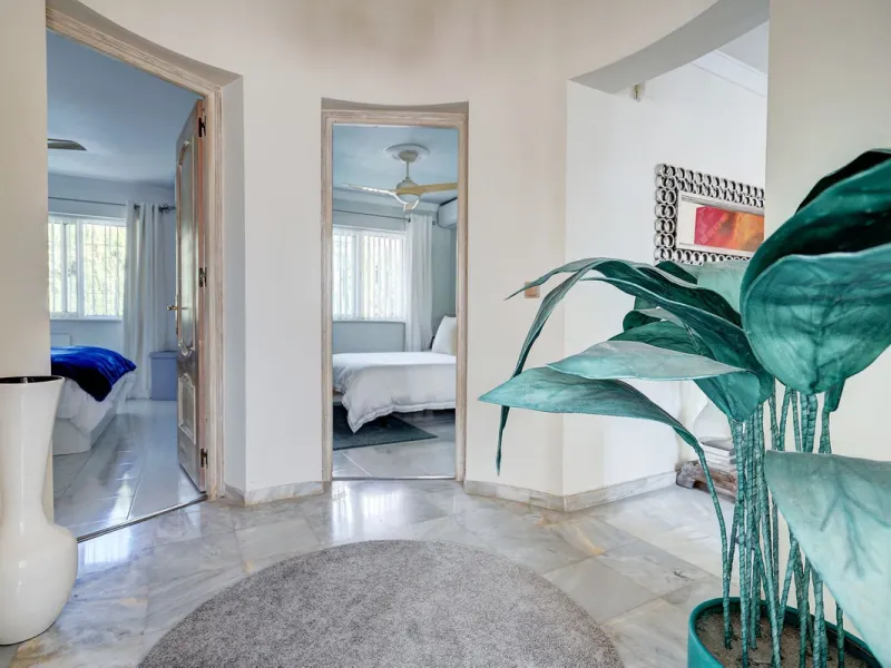 Luxury One Level Villa in Lower Calahonda Walking Distance to Beach