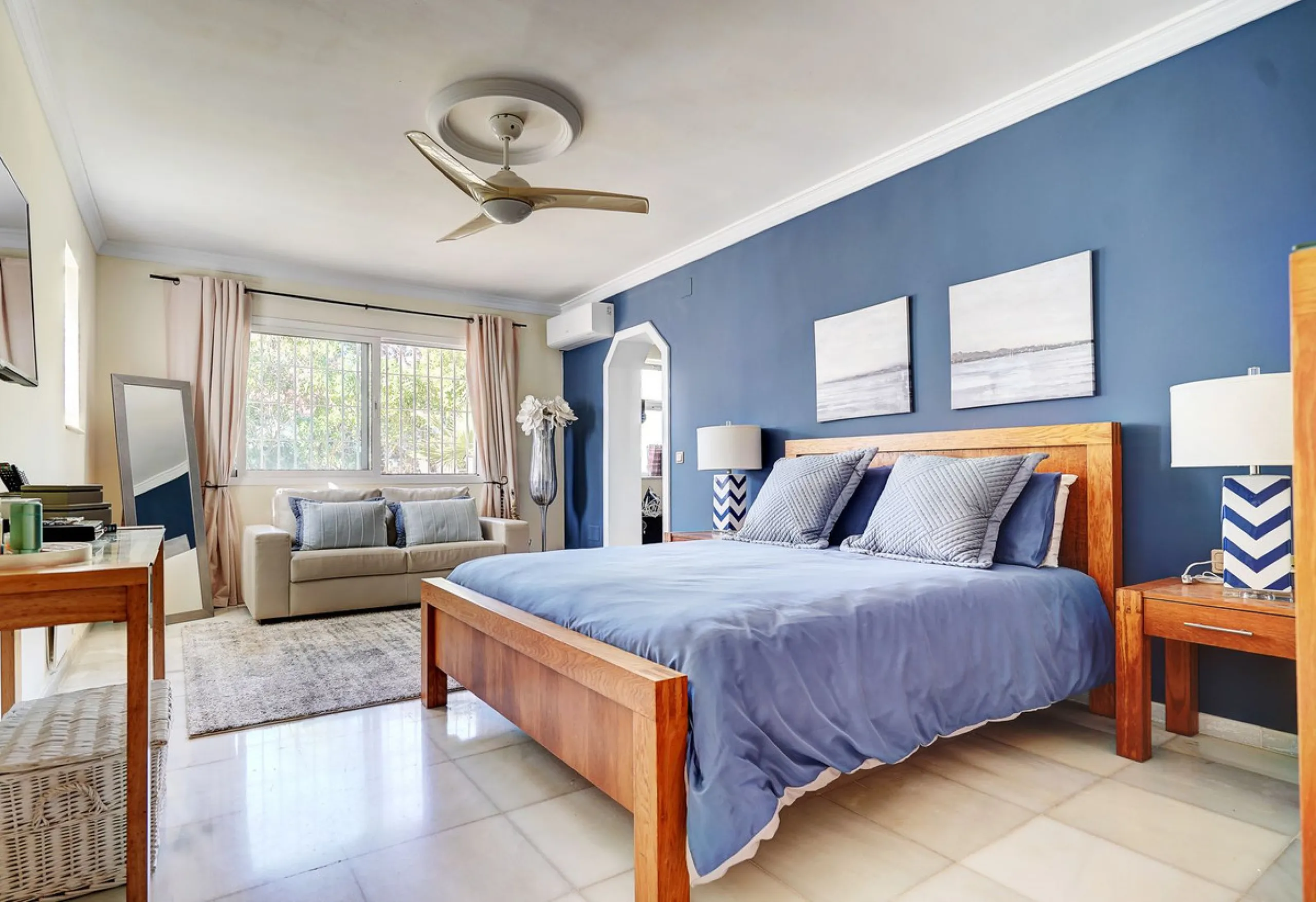Luxury One Level Villa in Lower Calahonda Walking Distance to Beach
