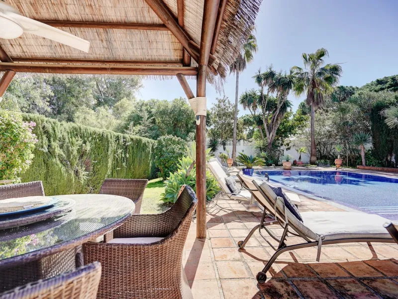 Luxury One Level Villa in Lower Calahonda Walking Distance to Beach