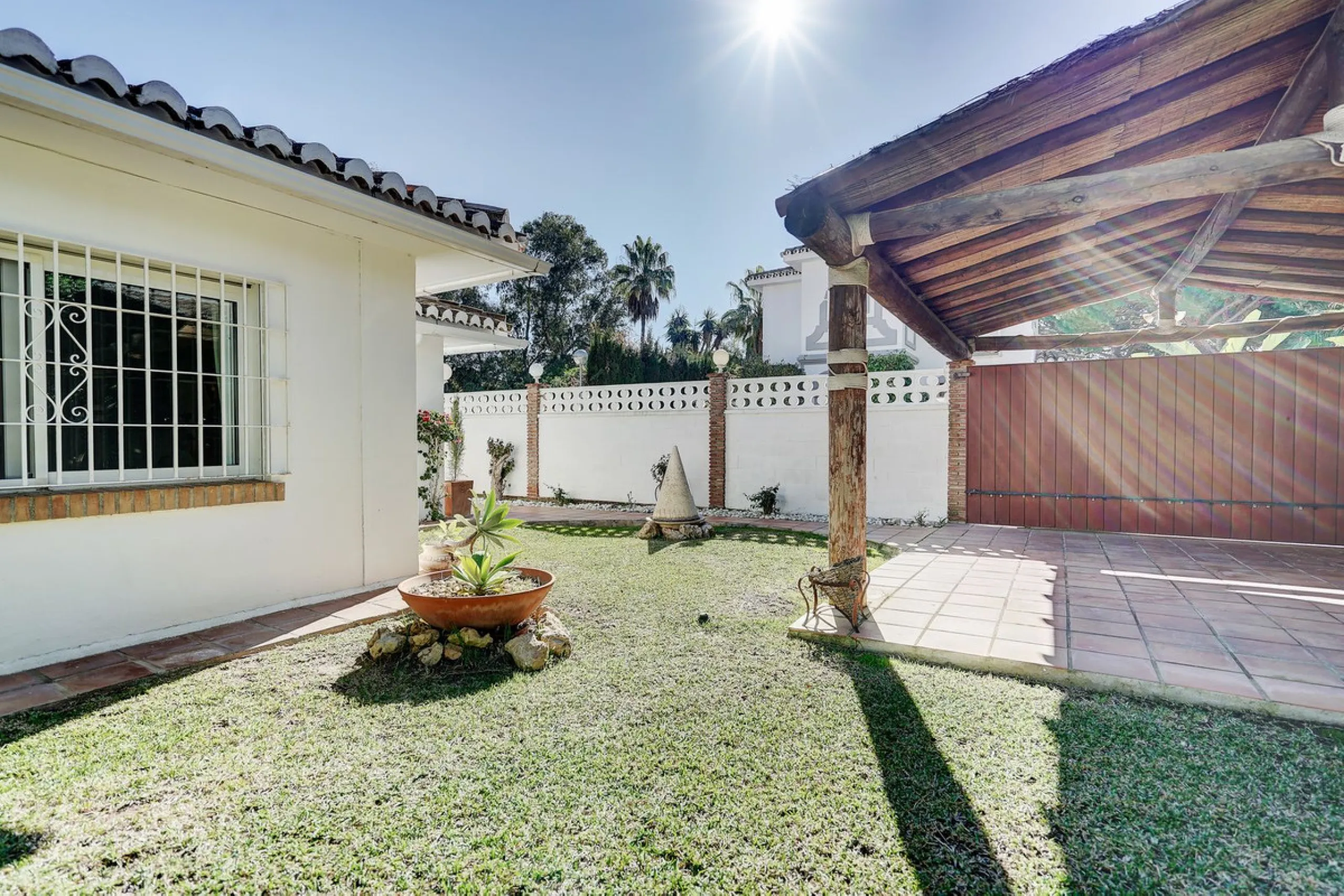 Luxury One Level Villa in Lower Calahonda Walking Distance to Beach