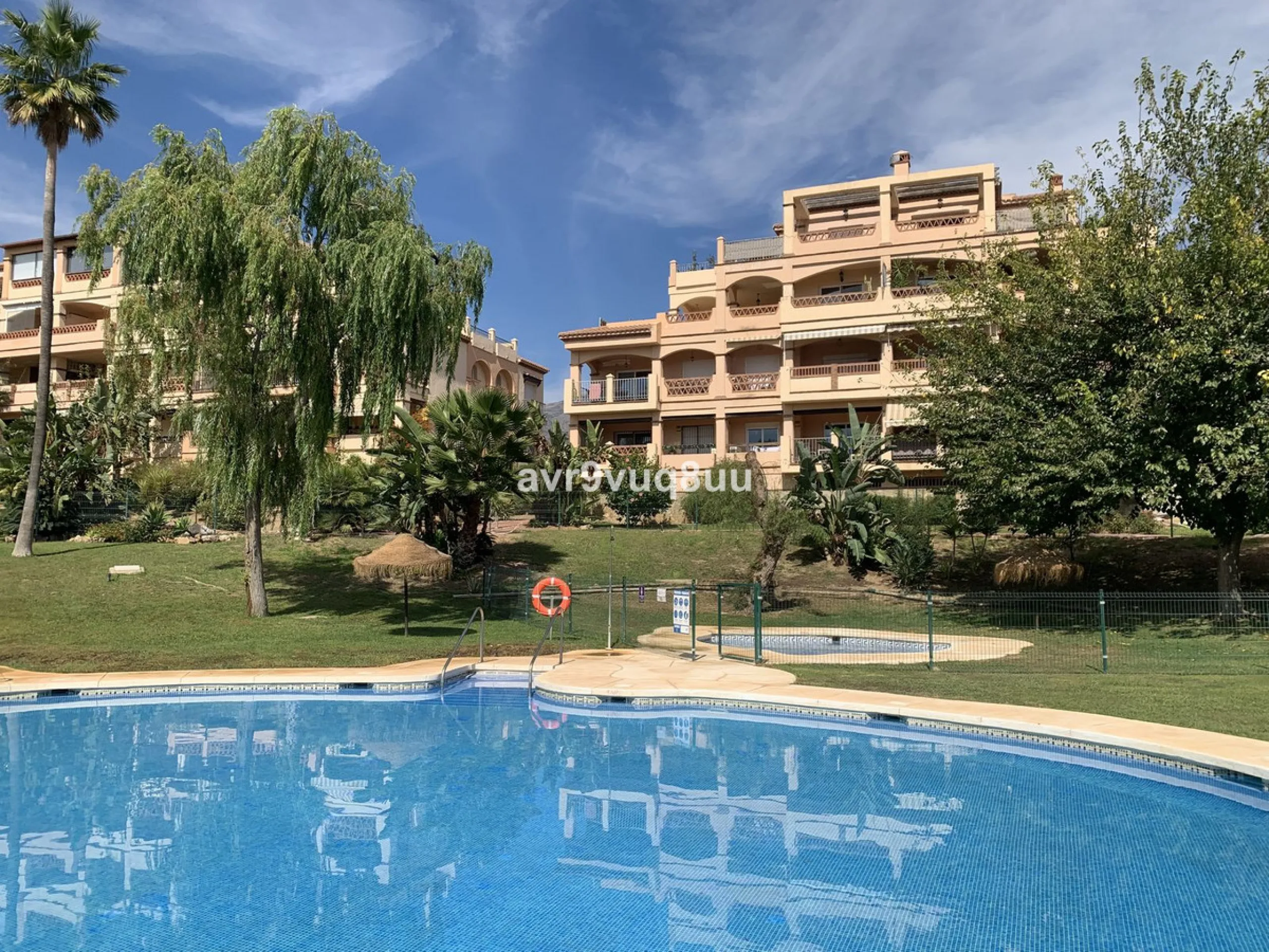 A very comfortable home located in the well established urbanisation of Mijas Golf. This spacious house has bright spacious rooms throughout including, on the top floor, a brand new open plan kitchen, lovely lounge diner with fireplace plus a large bedroo