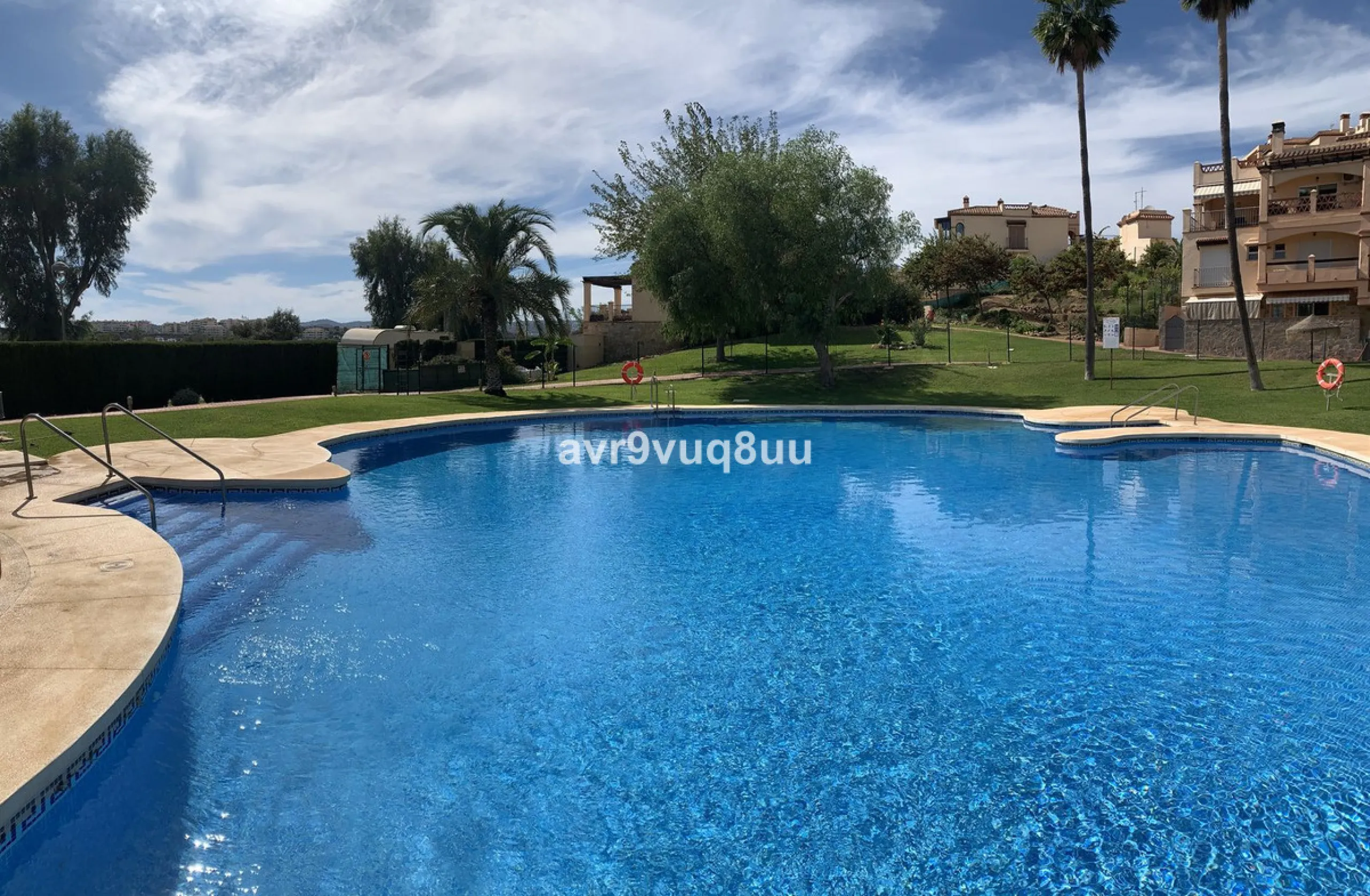 A very comfortable home located in the well established urbanisation of Mijas Golf. This spacious house has bright spacious rooms throughout including, on the top floor, a brand new open plan kitchen, lovely lounge diner with fireplace plus a large bedroo