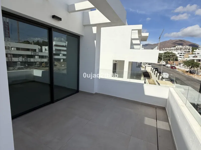 Apartment - Penthouse в продаже в Estepona, Málaga. В доме 3 спален и 3 ванных комнат. Площадь дома 196 м²