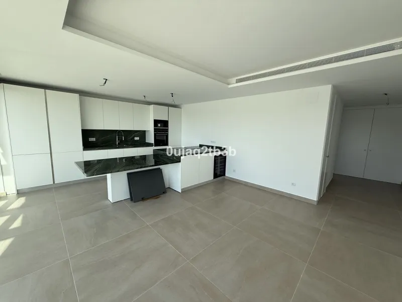Apartment - Penthouse в продаже в Estepona, Málaga. В доме 3 спален и 3 ванных комнат. Площадь дома 196 м²