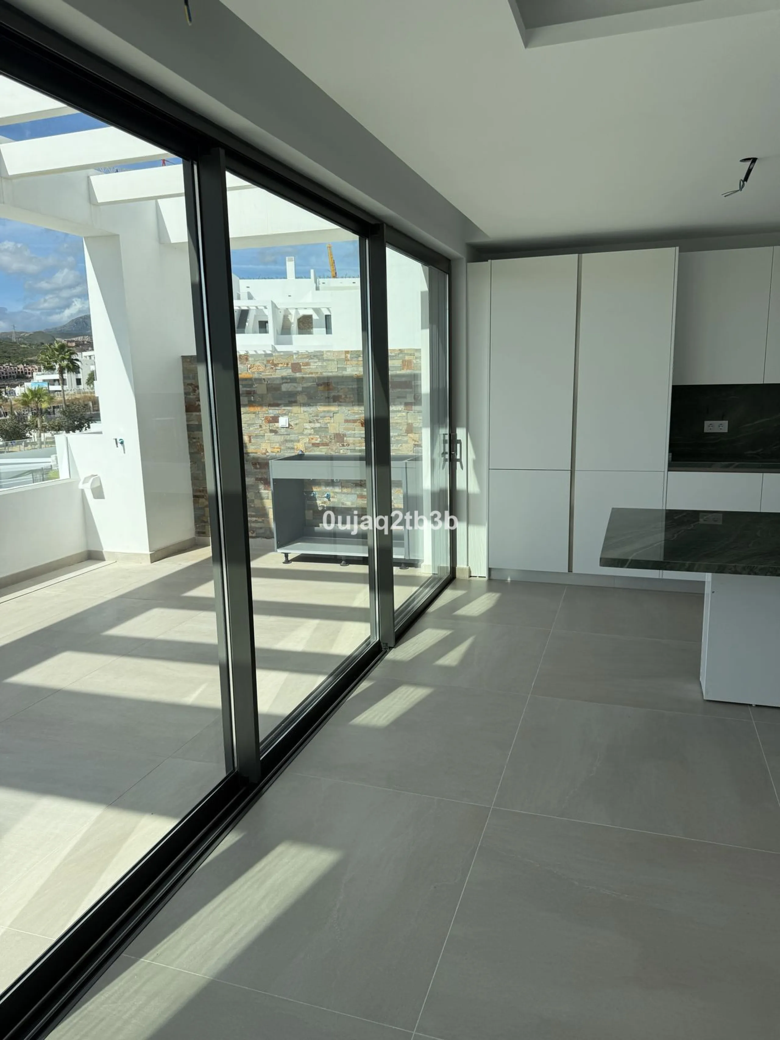 Apartment - Penthouse в продаже в Estepona, Málaga. В доме 3 спален и 3 ванных комнат. Площадь дома 196 м²