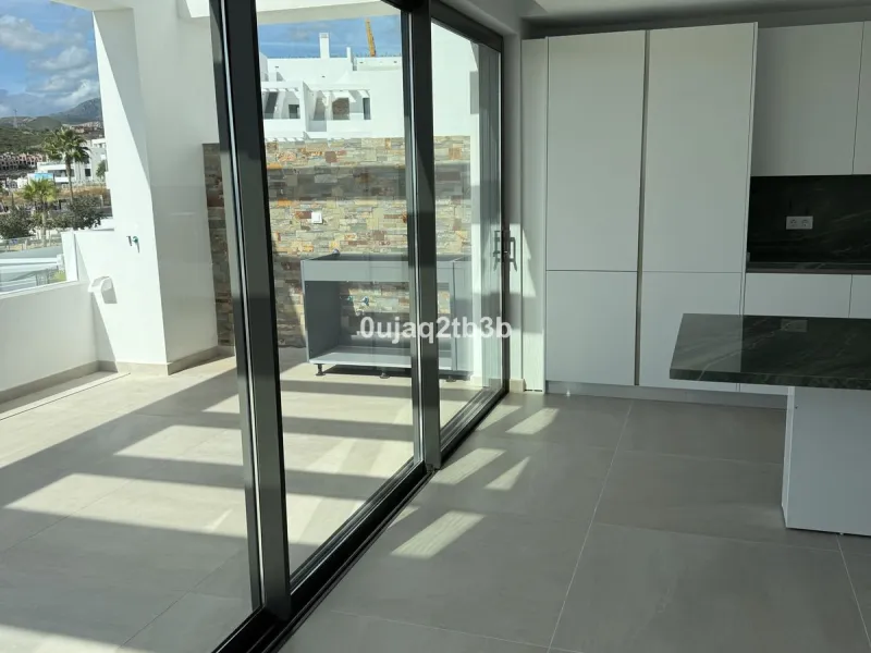 Apartment - Penthouse в продаже в Estepona, Málaga. В доме 3 спален и 3 ванных комнат. Площадь дома 196 м²