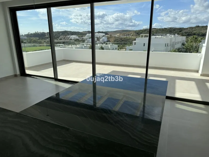 Apartment - Penthouse в продаже в Estepona, Málaga. В доме 3 спален и 3 ванных комнат. Площадь дома 196 м²