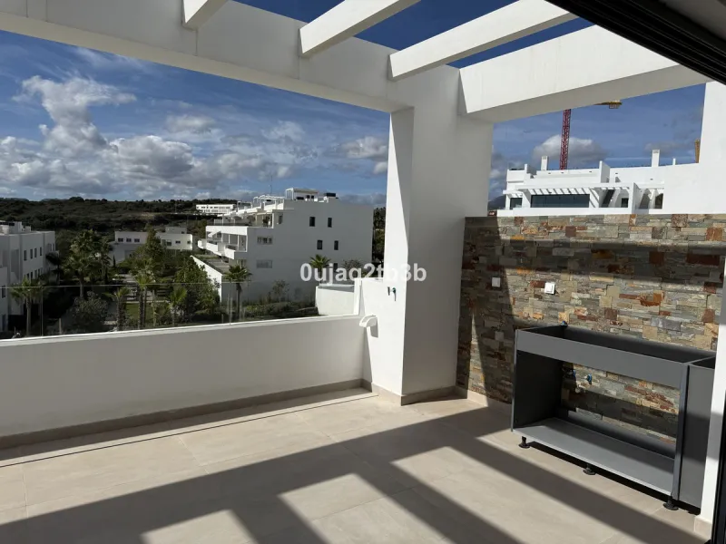 Apartment - Penthouse в продаже в Estepona, Málaga. В доме 3 спален и 3 ванных комнат. Площадь дома 196 м²