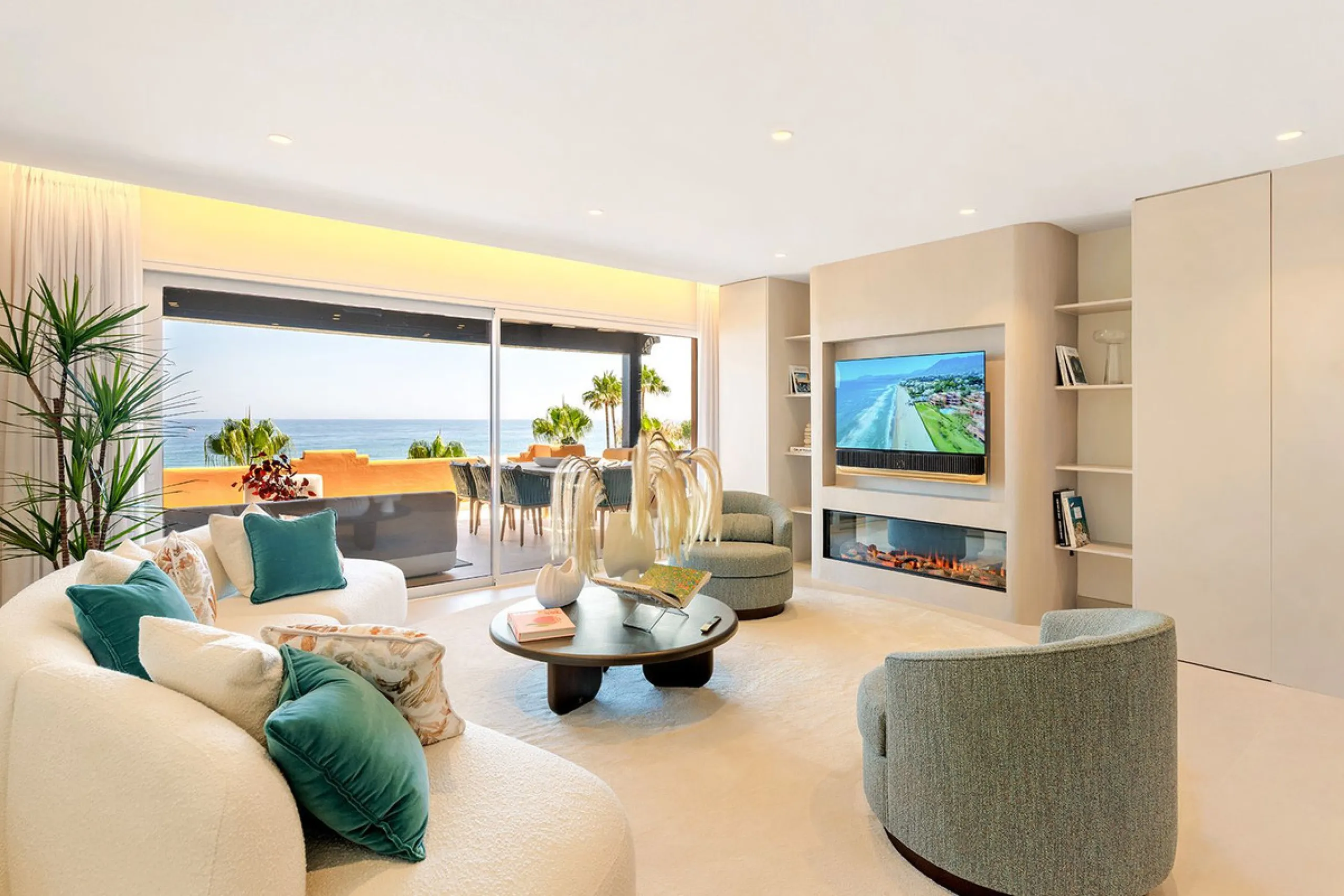 Apartment - Middle Floor Apartment в продаже в Estepona, Málaga. В доме 4 спален и 4 ванных комнат. Площадь дома 183 м²