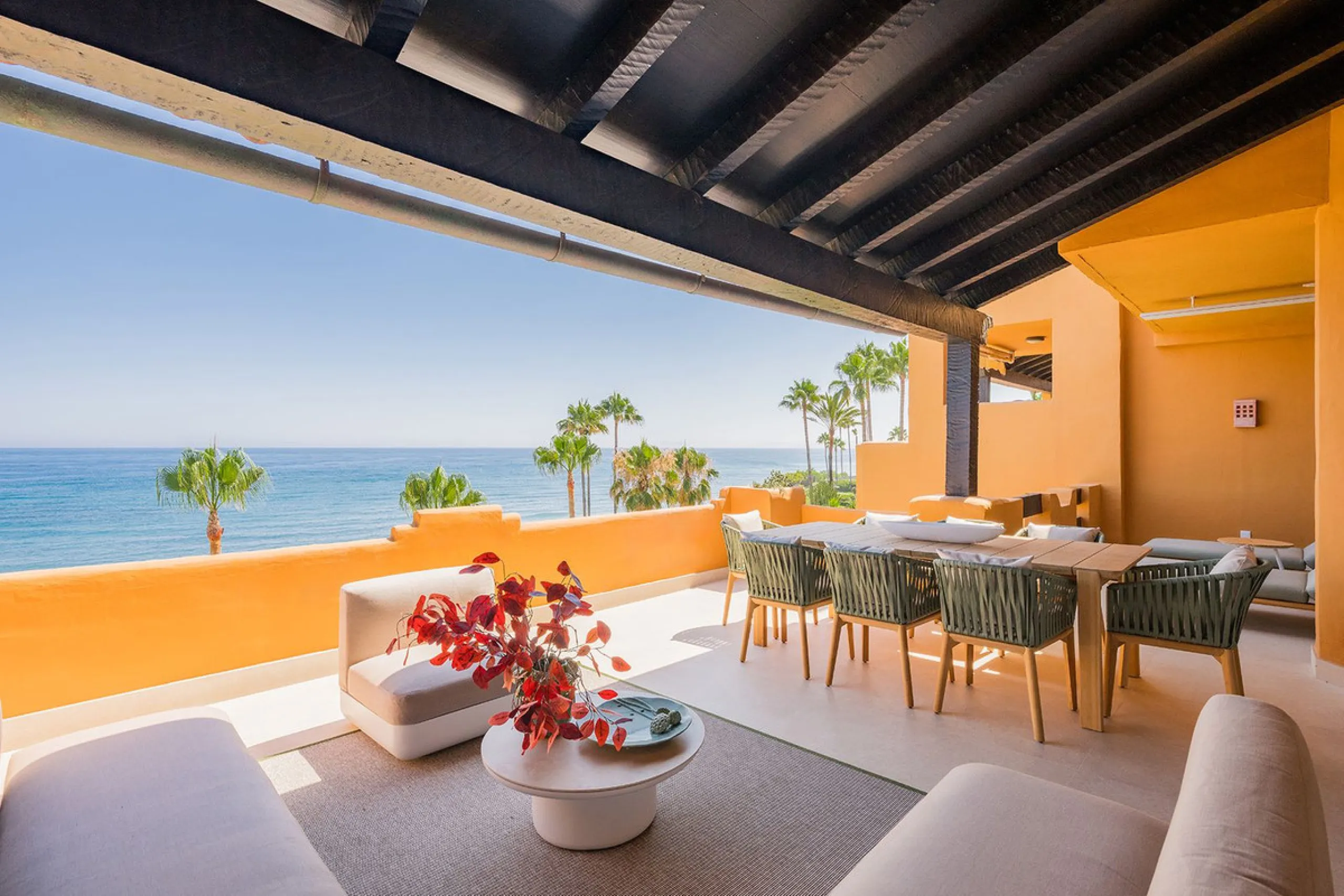Apartment - Middle Floor Apartment в продаже в Estepona, Málaga. В доме 4 спален и 4 ванных комнат. Площадь дома 183 м²