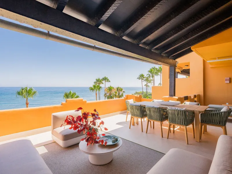 Apartment - Middle Floor Apartment в продаже в Estepona, Málaga. В доме 4 спален и 4 ванных комнат. Площадь дома 183 м²