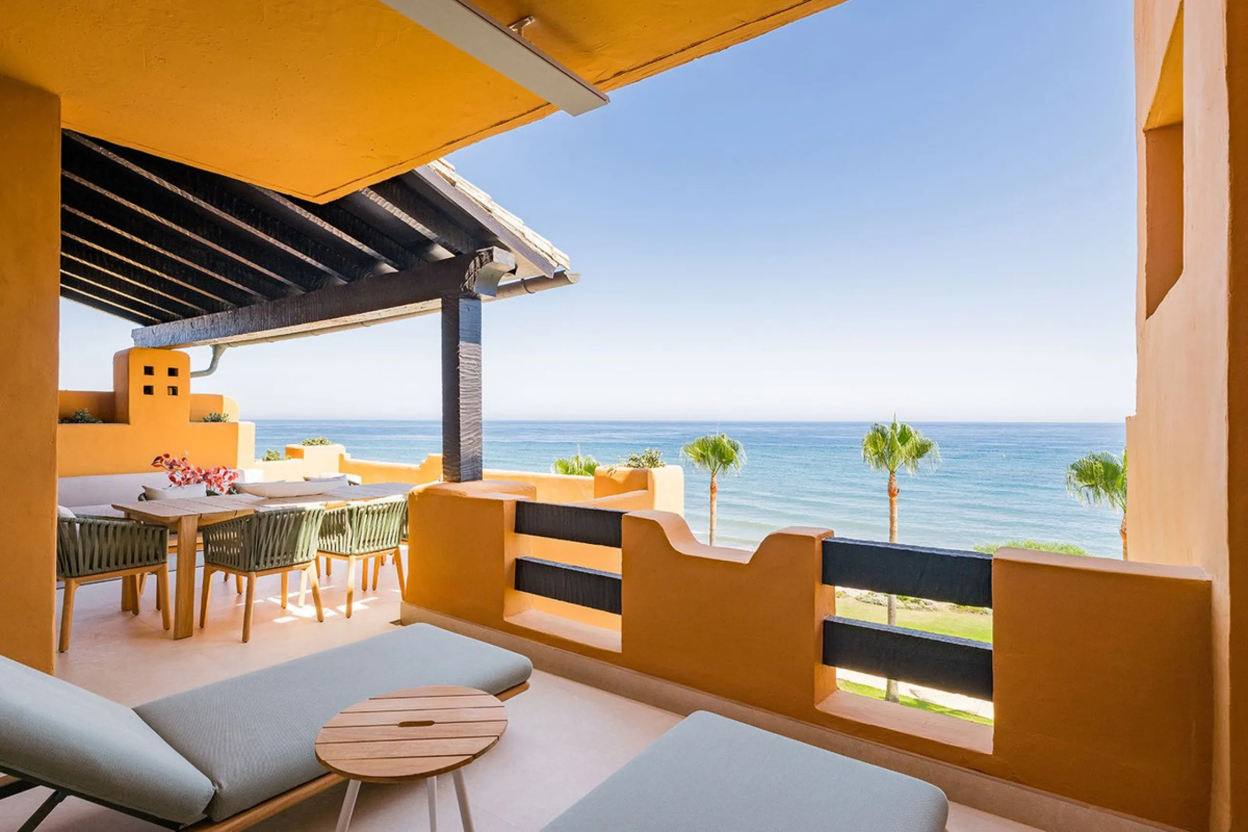 Apartment - Middle Floor Apartment в продаже в Estepona, Málaga. В доме 4 спален и 4 ванных комнат. Площадь дома 183 м²