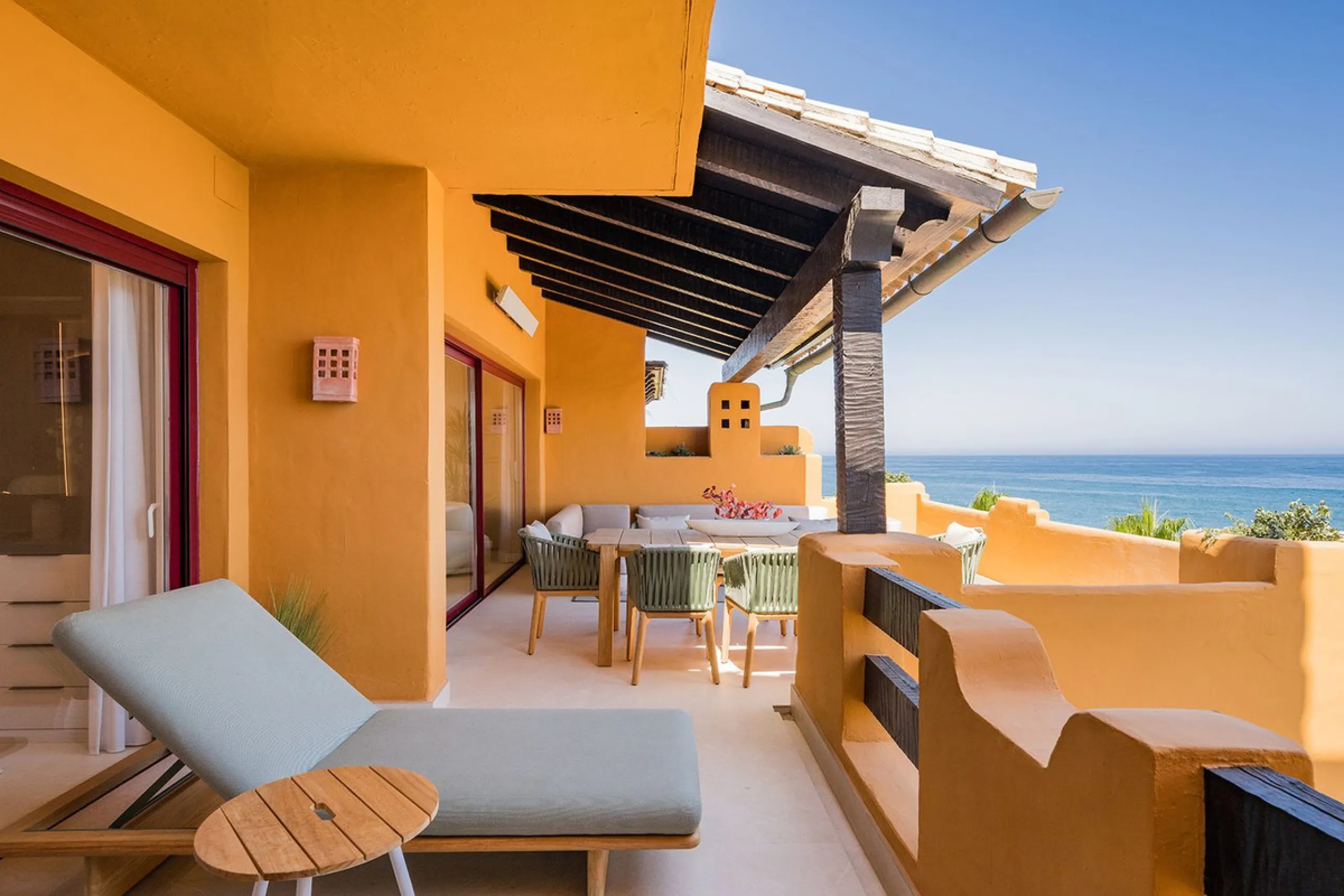 Apartment - Middle Floor Apartment в продаже в Estepona, Málaga. В доме 4 спален и 4 ванных комнат. Площадь дома 183 м²