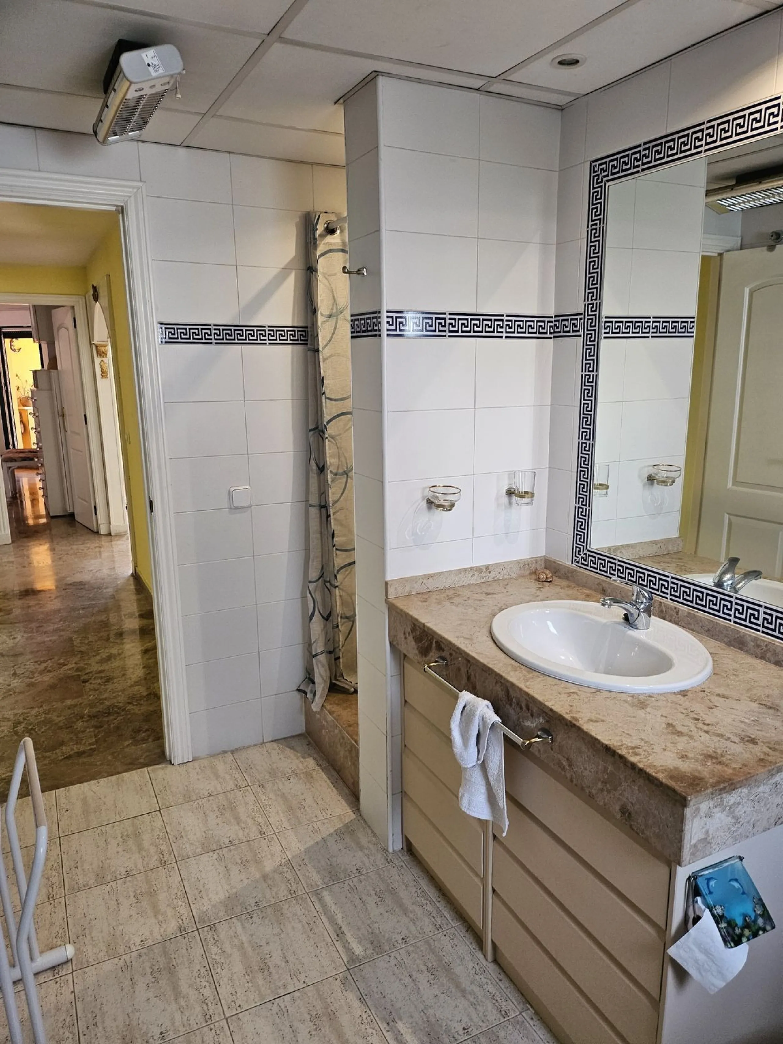 Lovely beachside apartment located in San Pedro.