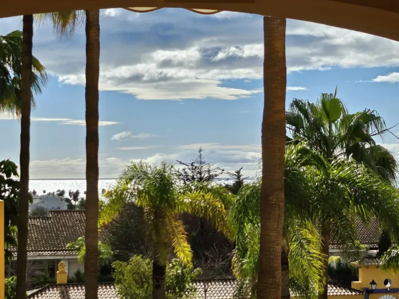 Lovely beachside apartment located in San Pedro.