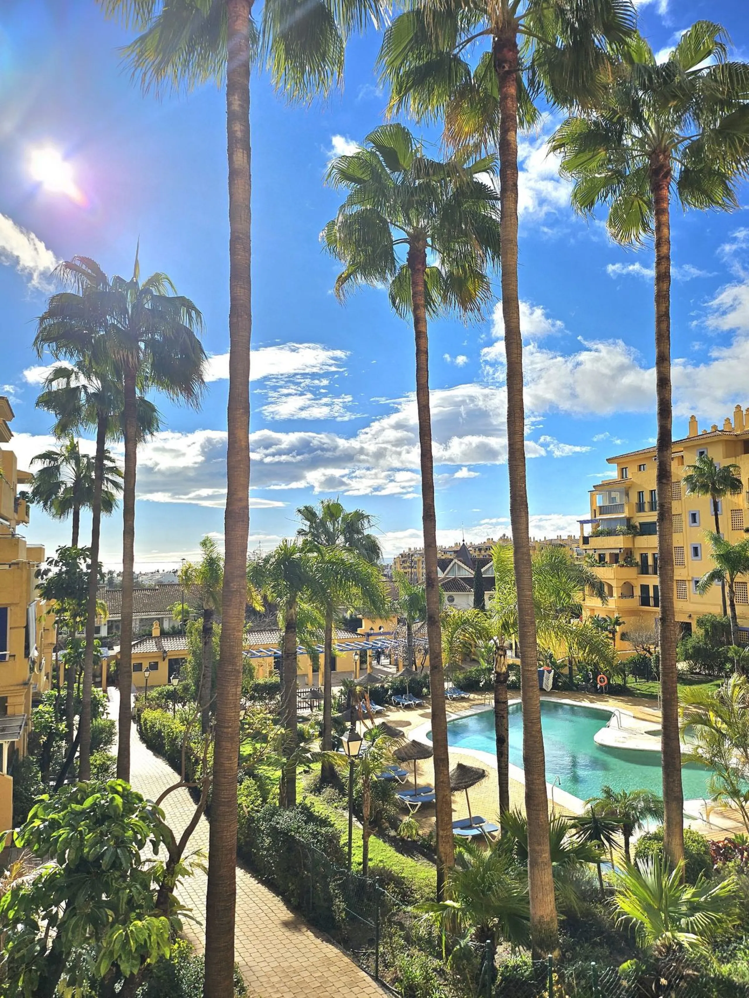 Lovely beachside apartment located in San Pedro.