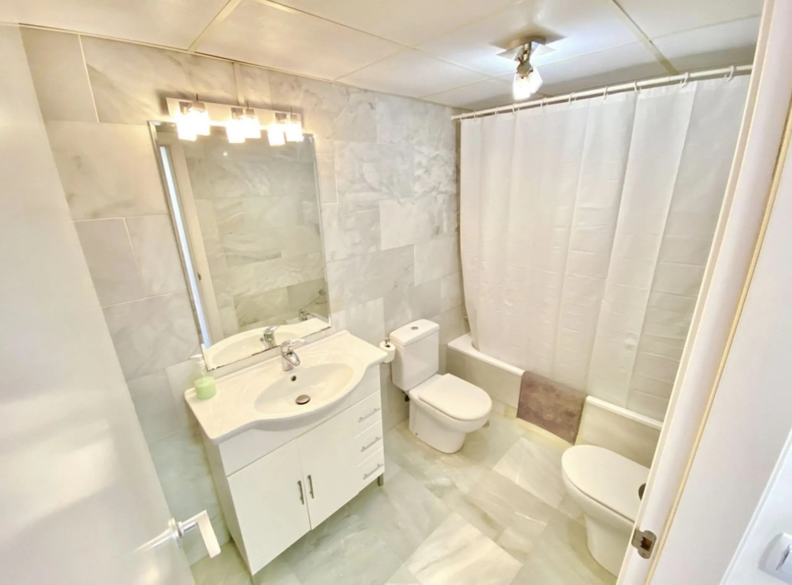 Apartment - Ground Floor Apartment в продаже в Mijas, Málaga. В доме 2 спален и 1 ванных комнат. Площадь дома 72 м²