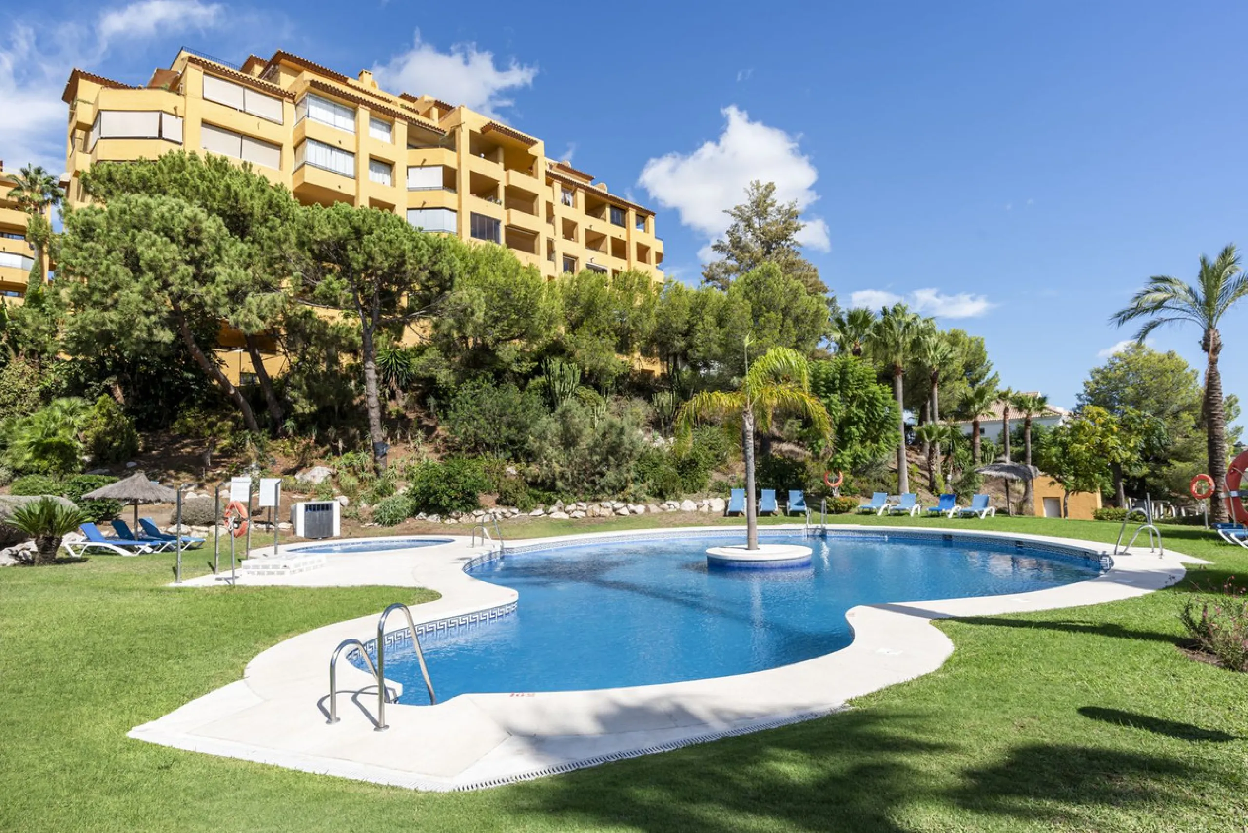 Apartment with Stunning Sea Views on the Costa del Sol – Comfort, Tranquility, and Prime Location on "The New Golden Mile"