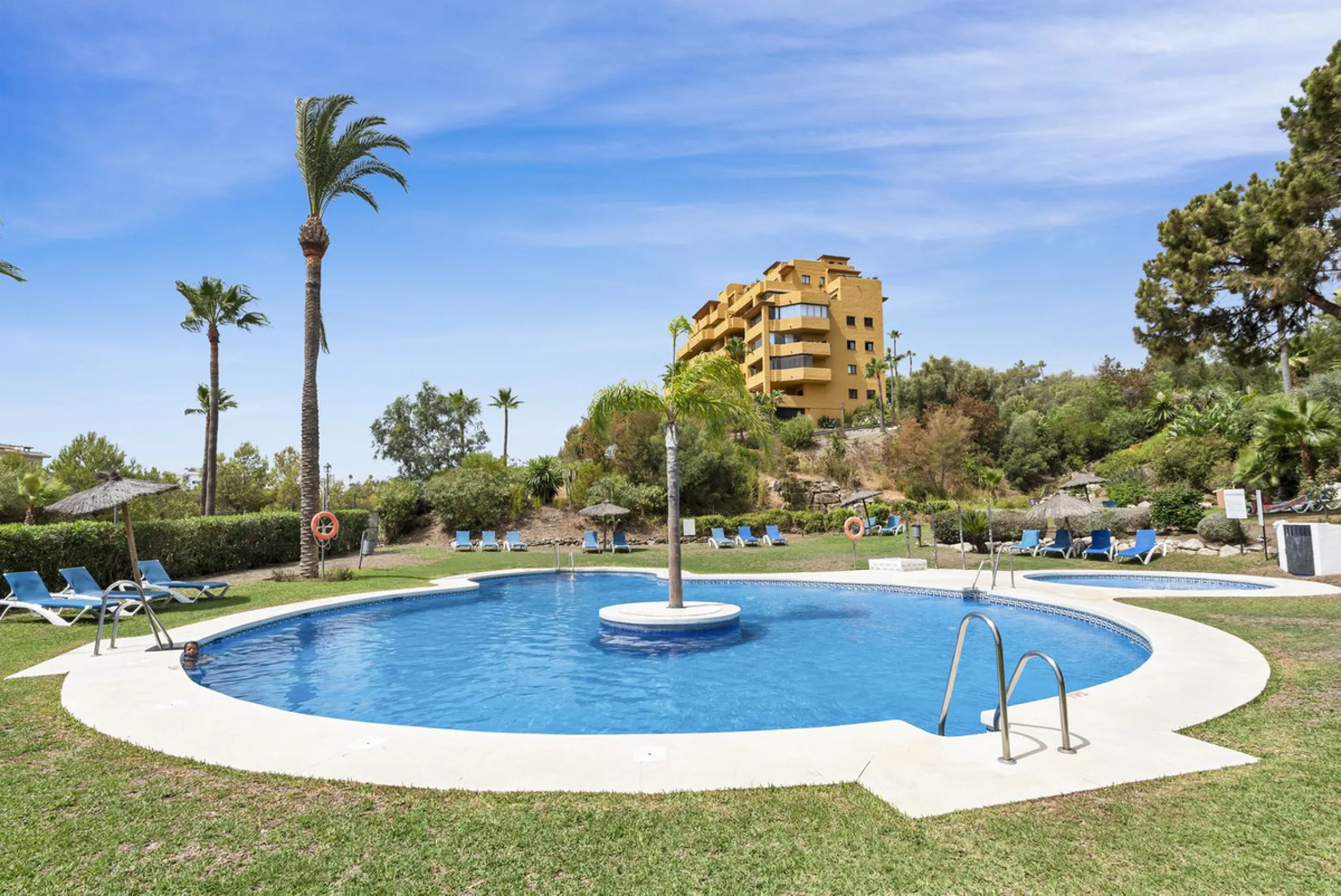 Apartment with Stunning Sea Views on the Costa del Sol – Comfort, Tranquility, and Prime Location on "The New Golden Mile"