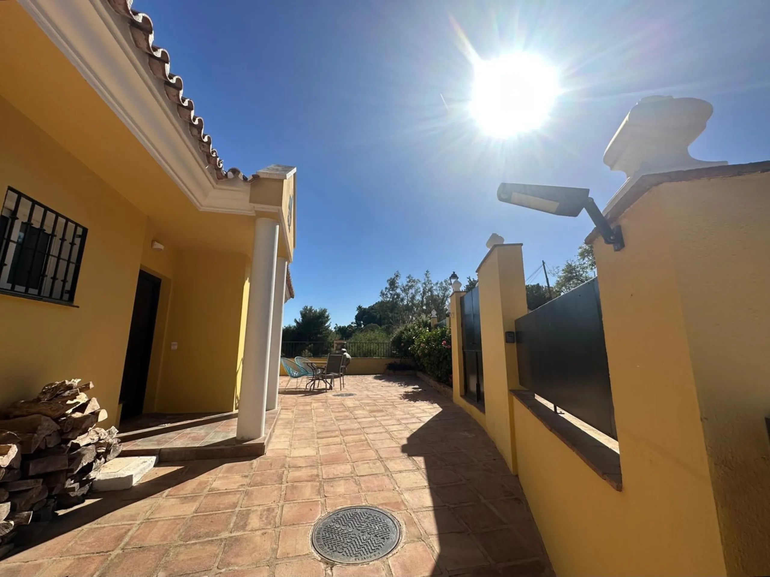 HUGE DETACHED VILLA SEAVIEWS HEATED POOL IN A GREAT LOCATION OF MIJAS COSTA WITH TOURIST LICENSE