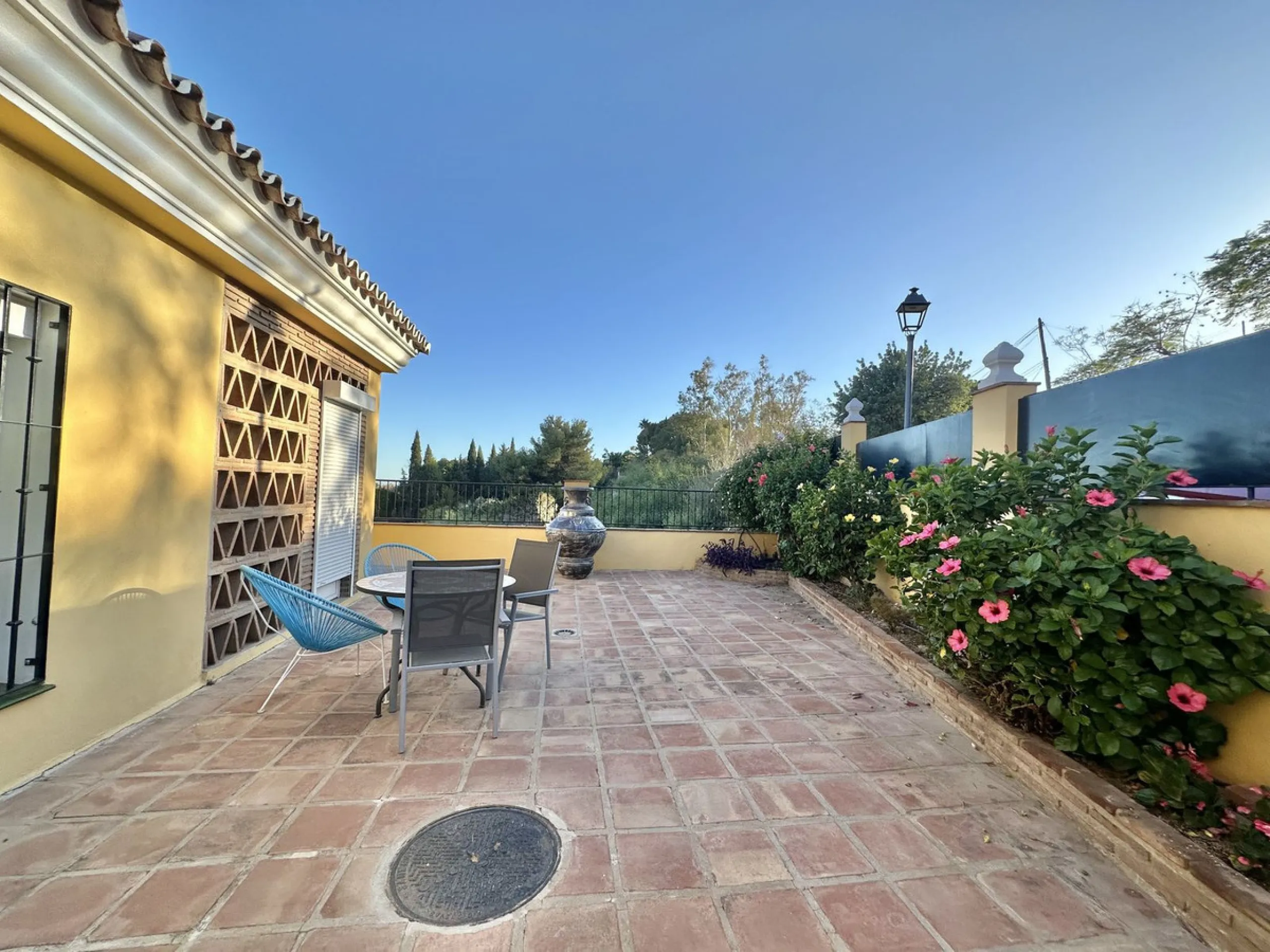 HUGE DETACHED VILLA SEAVIEWS HEATED POOL IN A GREAT LOCATION OF MIJAS COSTA WITH TOURIST LICENSE