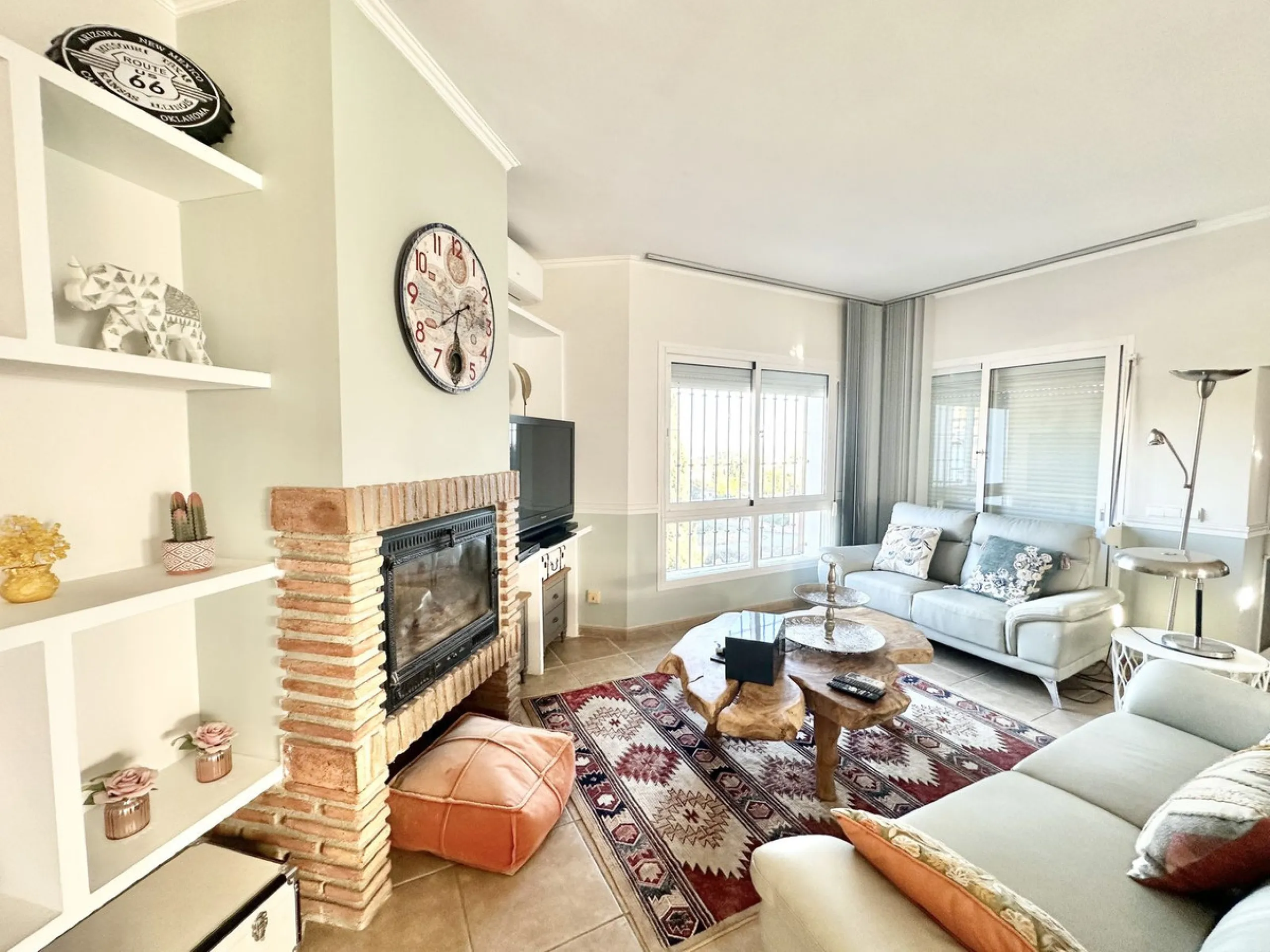 HUGE DETACHED VILLA SEAVIEWS HEATED POOL IN A GREAT LOCATION OF MIJAS COSTA WITH TOURIST LICENSE
