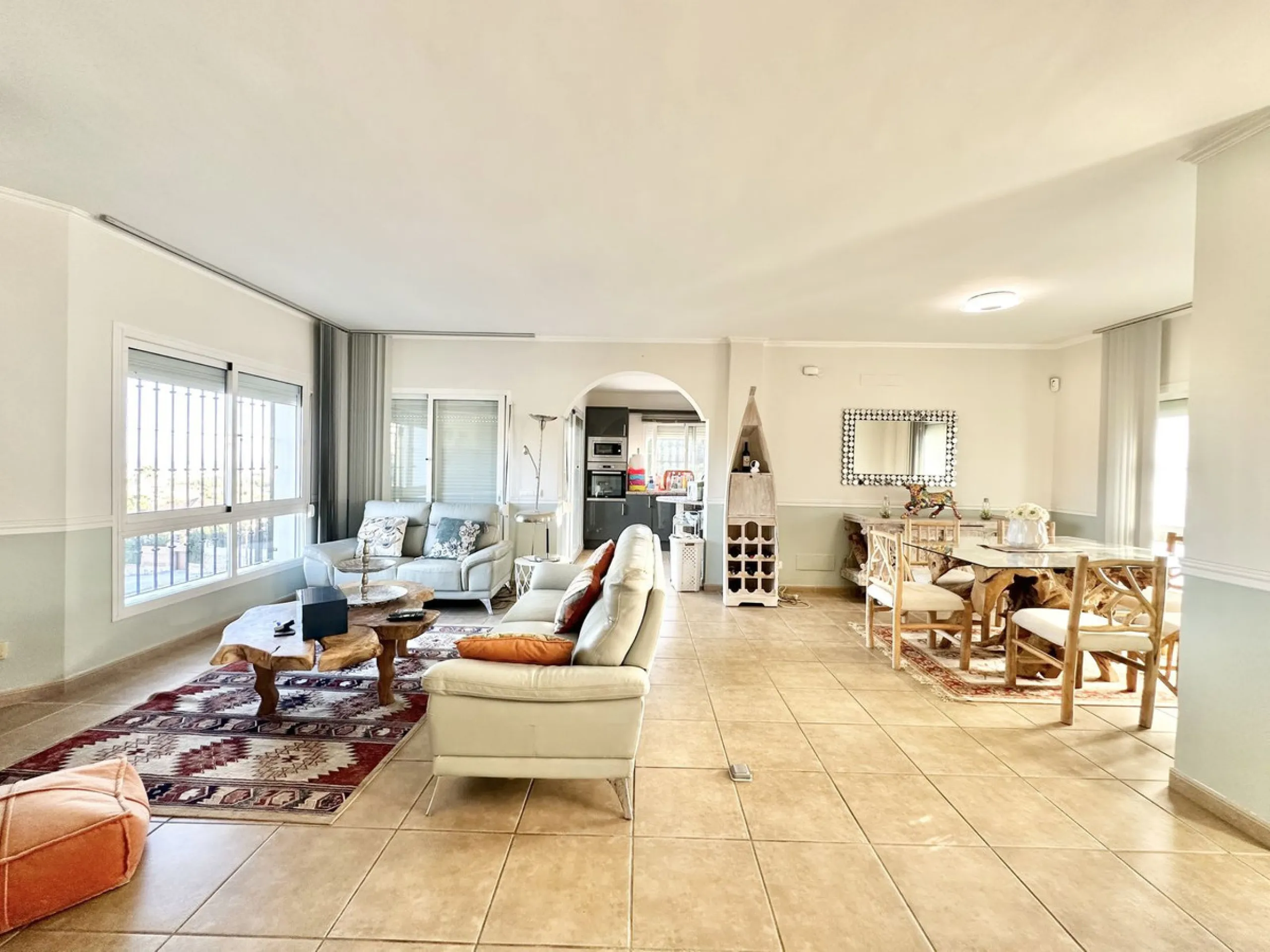 HUGE DETACHED VILLA SEAVIEWS HEATED POOL IN A GREAT LOCATION OF MIJAS COSTA WITH TOURIST LICENSE