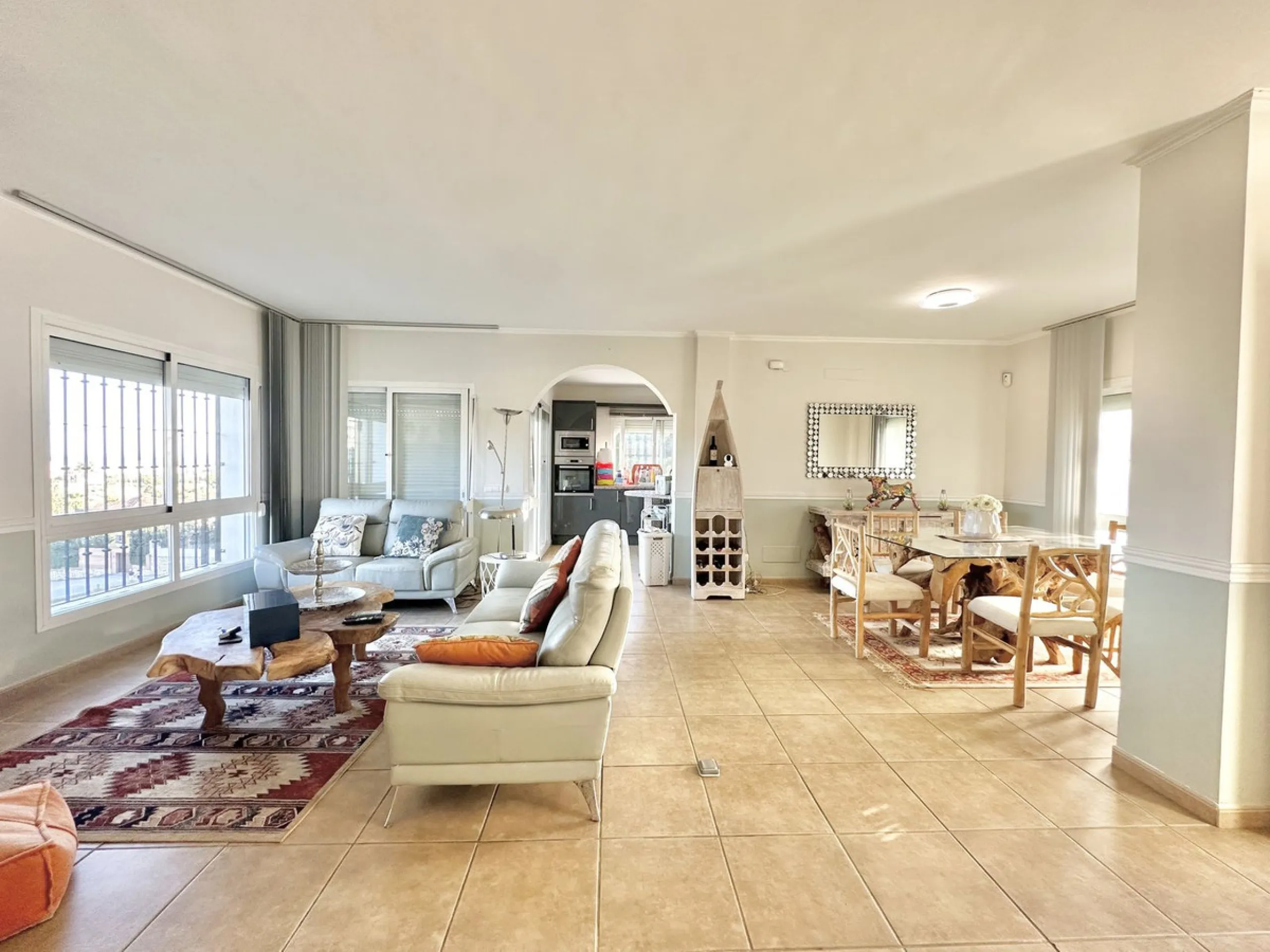 HUGE DETACHED VILLA SEAVIEWS HEATED POOL IN A GREAT LOCATION OF MIJAS COSTA WITH TOURIST LICENSE