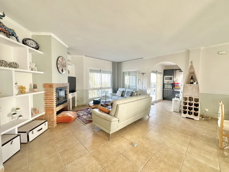 HUGE DETACHED VILLA SEAVIEWS HEATED POOL IN A GREAT LOCATION OF MIJAS COSTA WITH TOURIST LICENSE