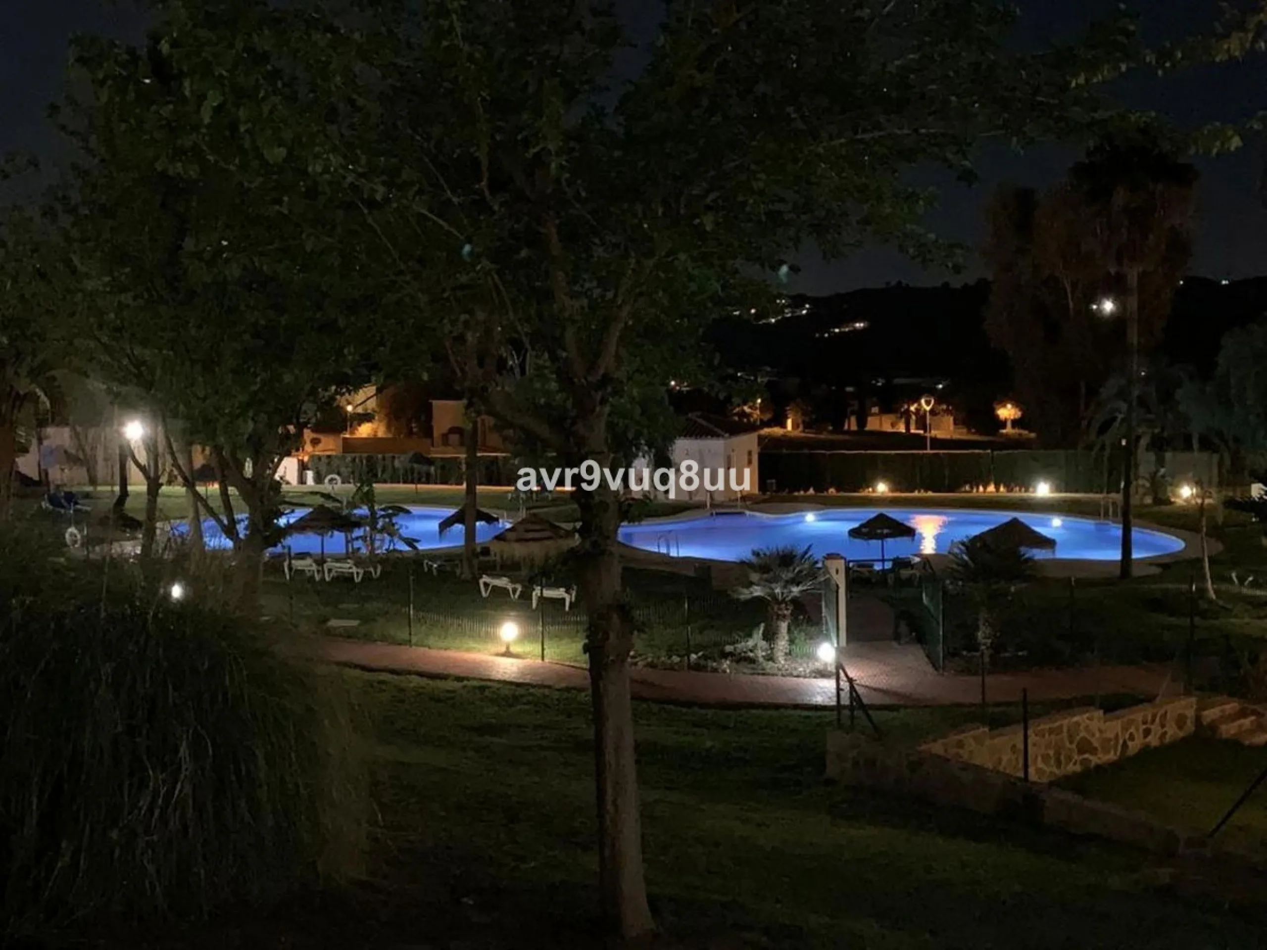 A very comfortable home located in the well established urbanisation of Mijas Golf. This spacious house has bright spacious rooms throughout including, on the top floor, a brand new open plan kitchen, lovely lounge diner with fireplace plus a large bedroo