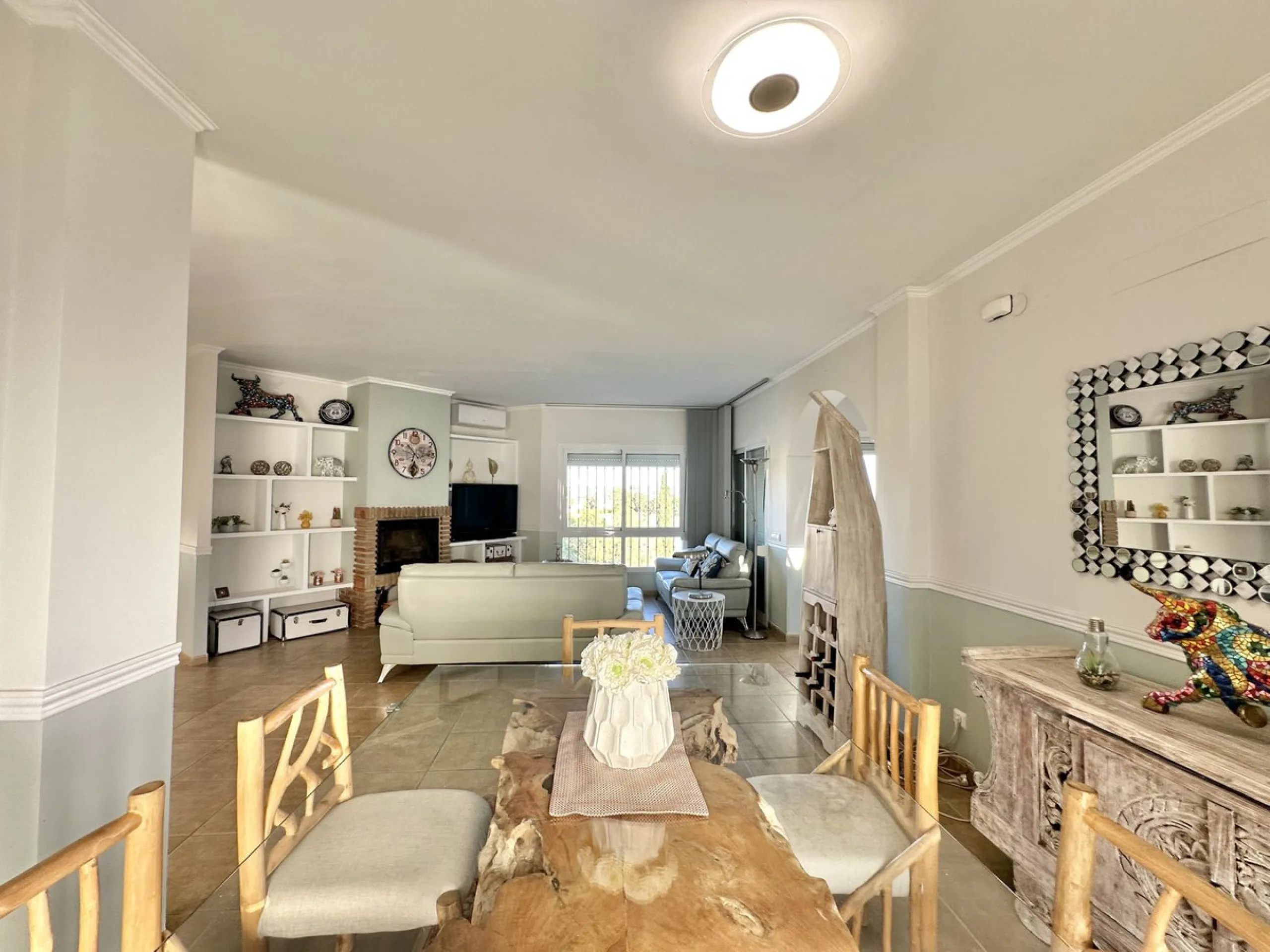 HUGE DETACHED VILLA SEAVIEWS HEATED POOL IN A GREAT LOCATION OF MIJAS COSTA WITH TOURIST LICENSE