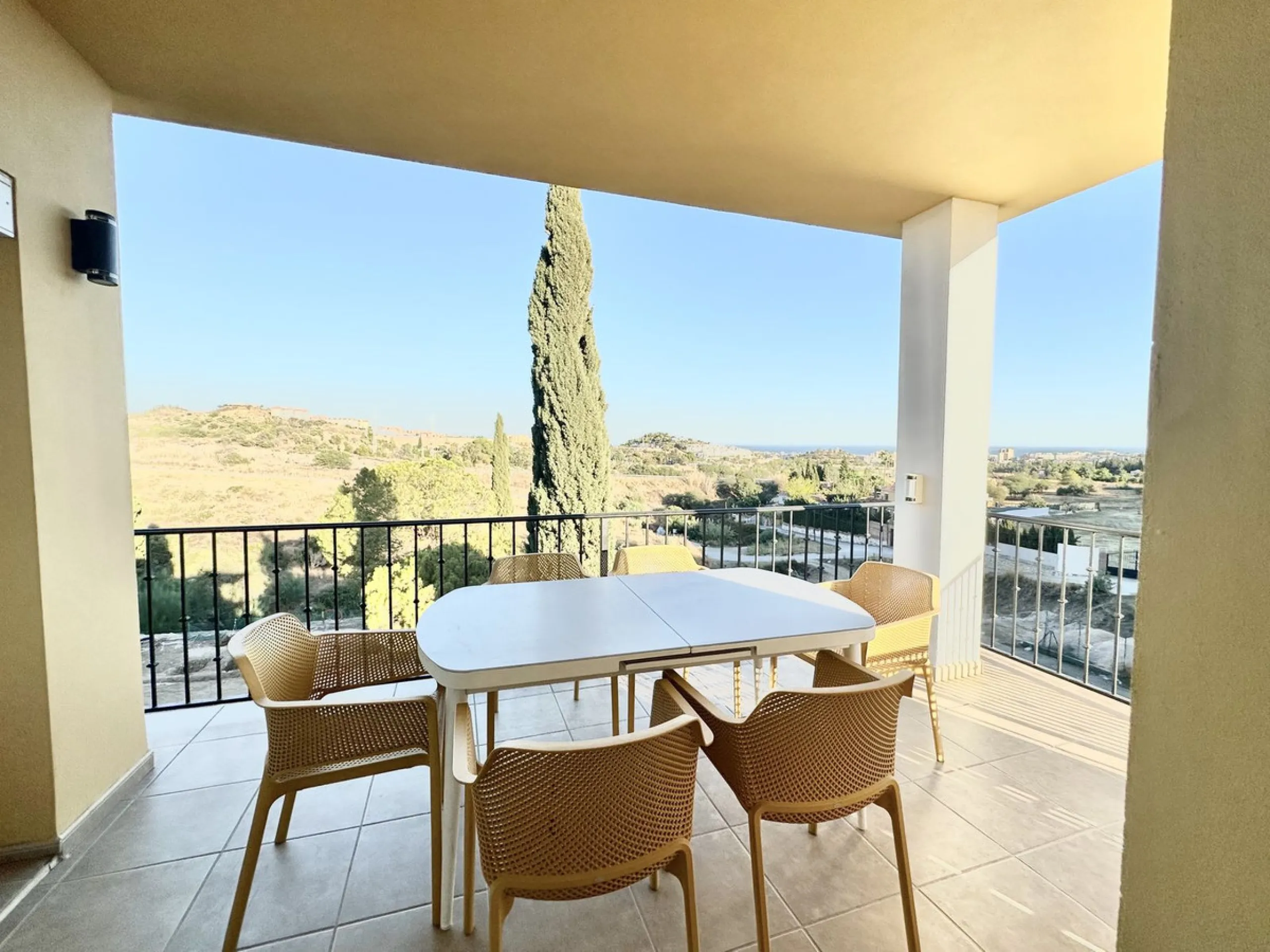 HUGE DETACHED VILLA SEAVIEWS HEATED POOL IN A GREAT LOCATION OF MIJAS COSTA WITH TOURIST LICENSE