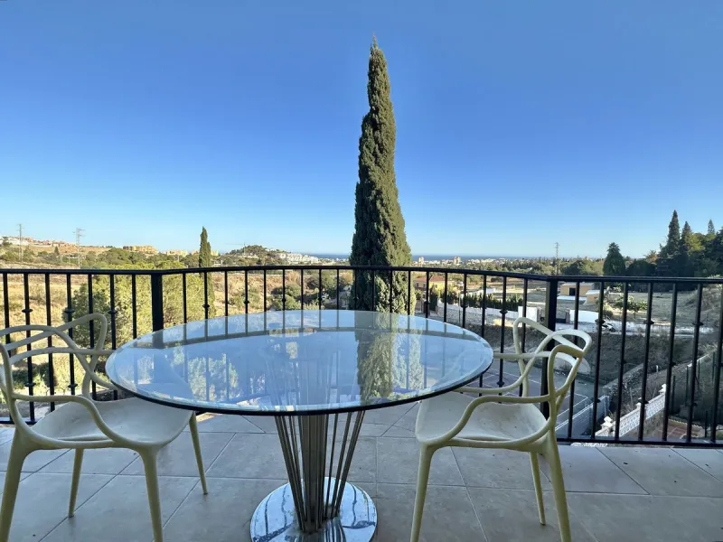 HUGE DETACHED VILLA SEAVIEWS HEATED POOL IN A GREAT LOCATION OF MIJAS COSTA WITH TOURIST LICENSE