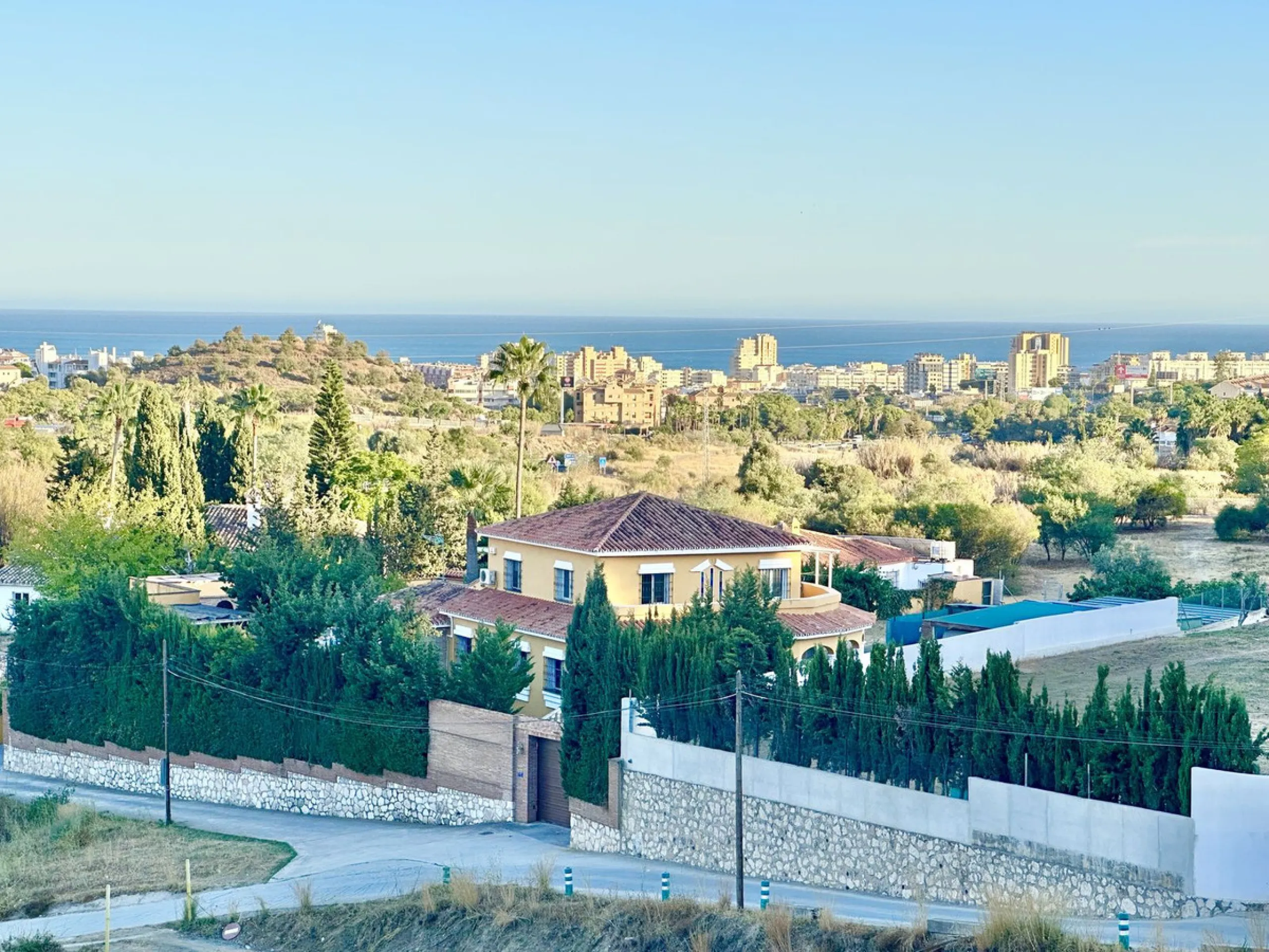 HUGE DETACHED VILLA SEAVIEWS HEATED POOL IN A GREAT LOCATION OF MIJAS COSTA WITH TOURIST LICENSE