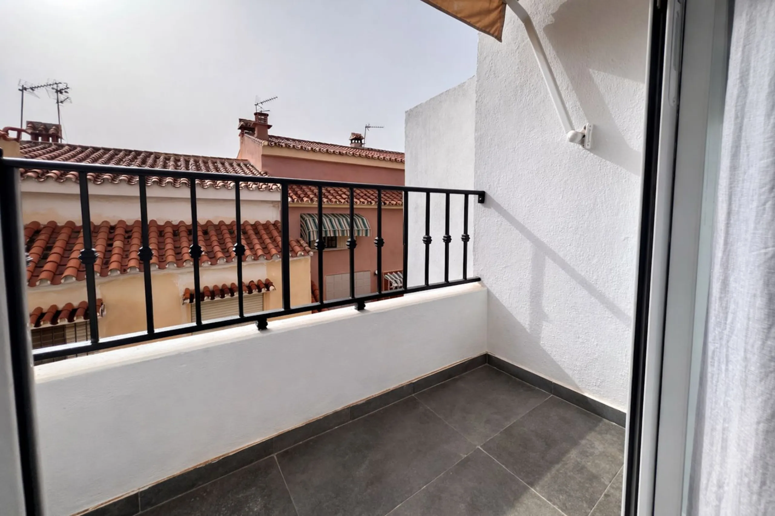 SPACIOUS 3-BEDROOM TOWNHOUSE IN THE HEART OF BENALMADENA - ARROYO DE LA MIEL