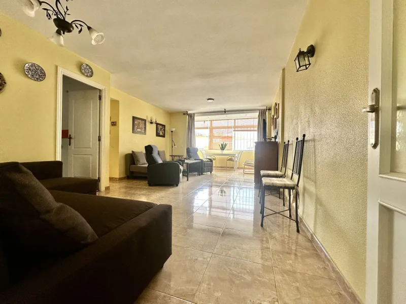 BRIGHT APARTMENT WITHIN WALKING DISTANCE TO THE SEA, TRAIN STATION & AMENITIES – LOS BOLICHES, FUENGIROLA